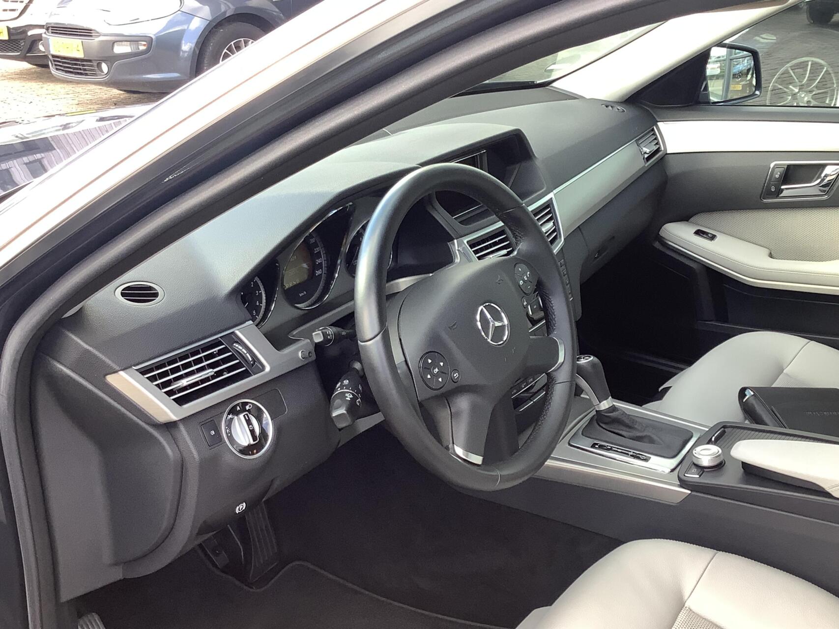 Foto van Mercedes-Benz E 200 Cgi