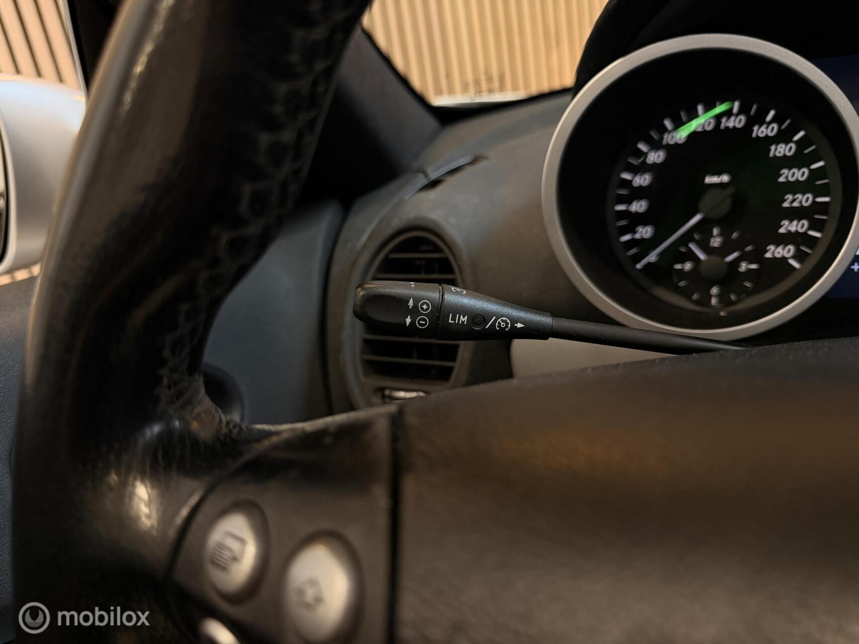Foto van Mercedes-Benz SLK 200 Kompressor