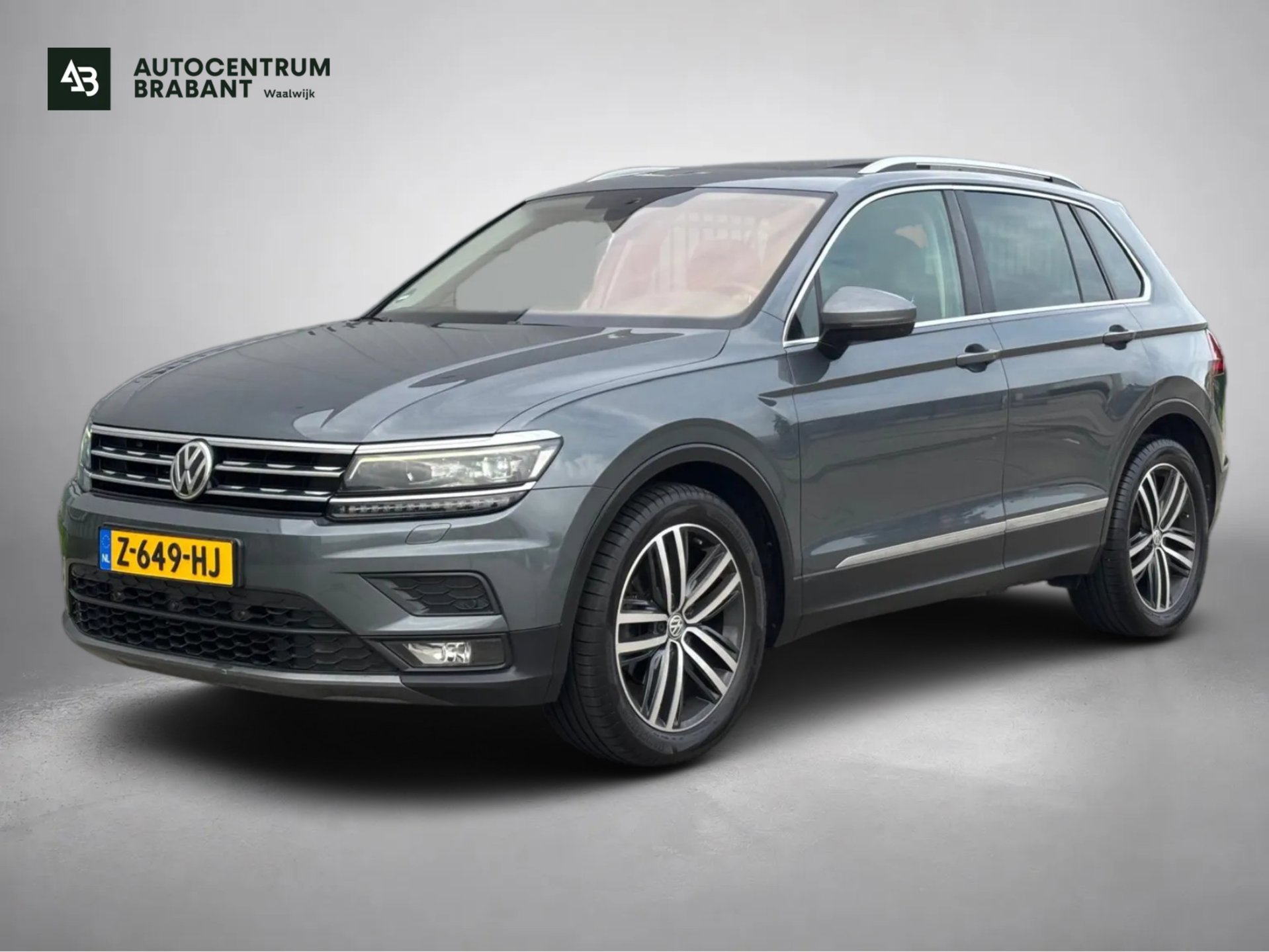 Volkswagen Tiguan 1.5 TSI ACT Highline Business R(Goed OnderH, Panorama, Head-up, Navi, 360 Camera, Stoel+StuurVerW, Etc) 2019 - voorkant