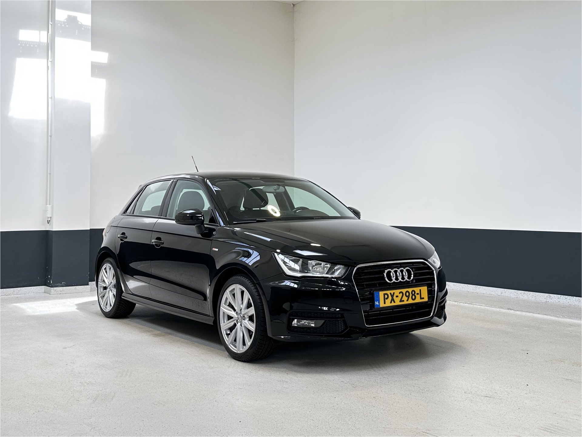 Audi A1 Sportback 1.0 TFSI Adrenalin S-LIne| Navigatie | Lm velgen | Bluetooth | 2017 - voorkant