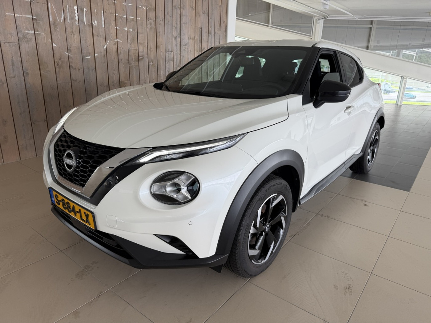 Nissan Nissan Juke 1.0 DIG-T N-Connecta Apple Carplay/Camera/PDC sensoren 2023 - voorkant