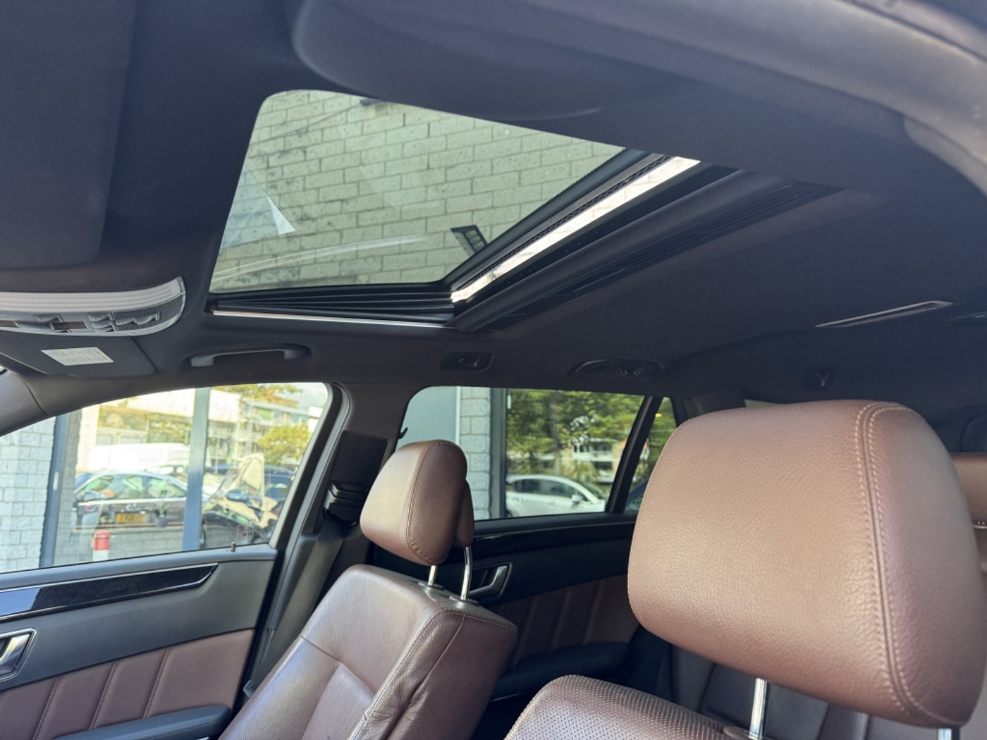 Foto van Mercedes-Benz E 500