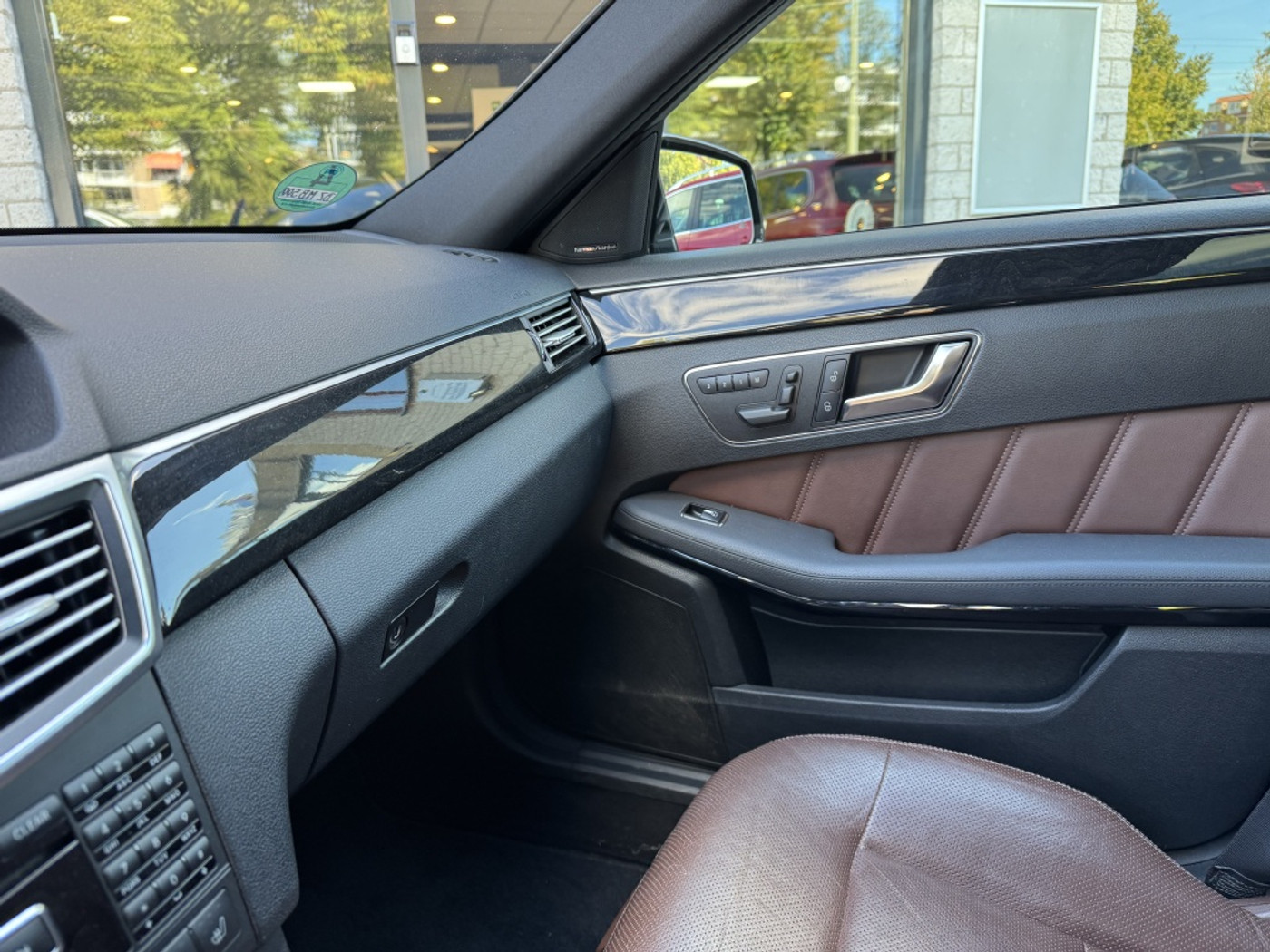 Foto van Mercedes-Benz E 500
