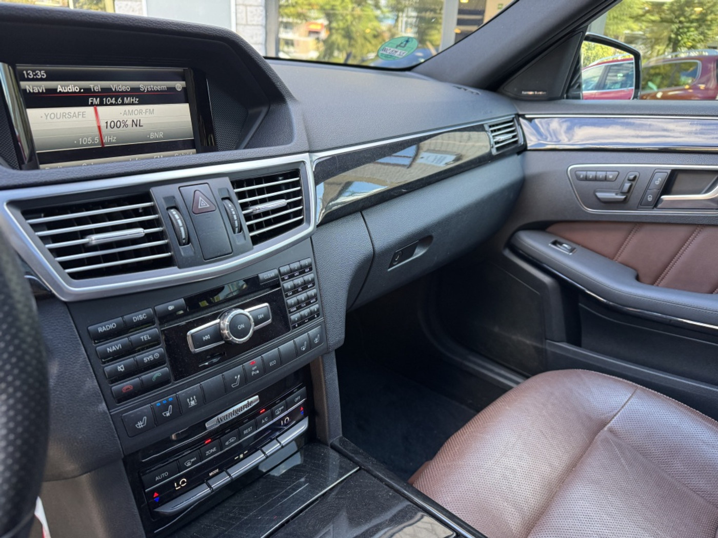 Foto van Mercedes-Benz E 500