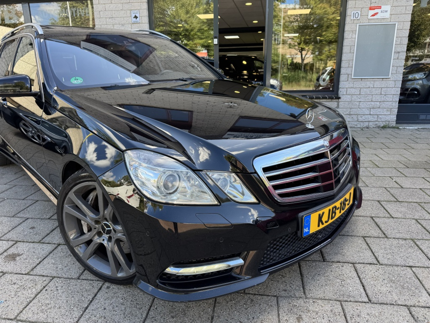 Foto van Mercedes-Benz E 500