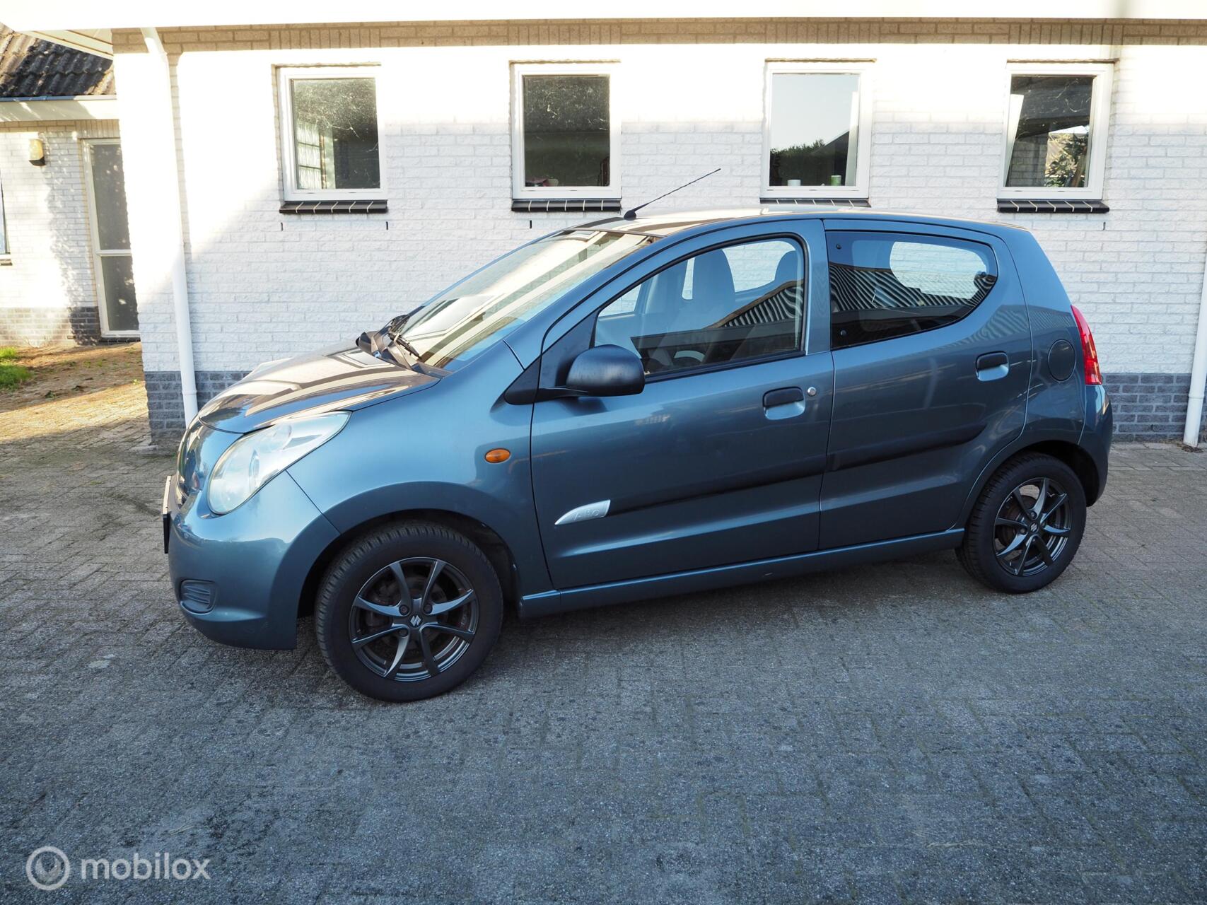 Suzuki Alto - geleverd met nieuwe APK 2010 - voorkant
