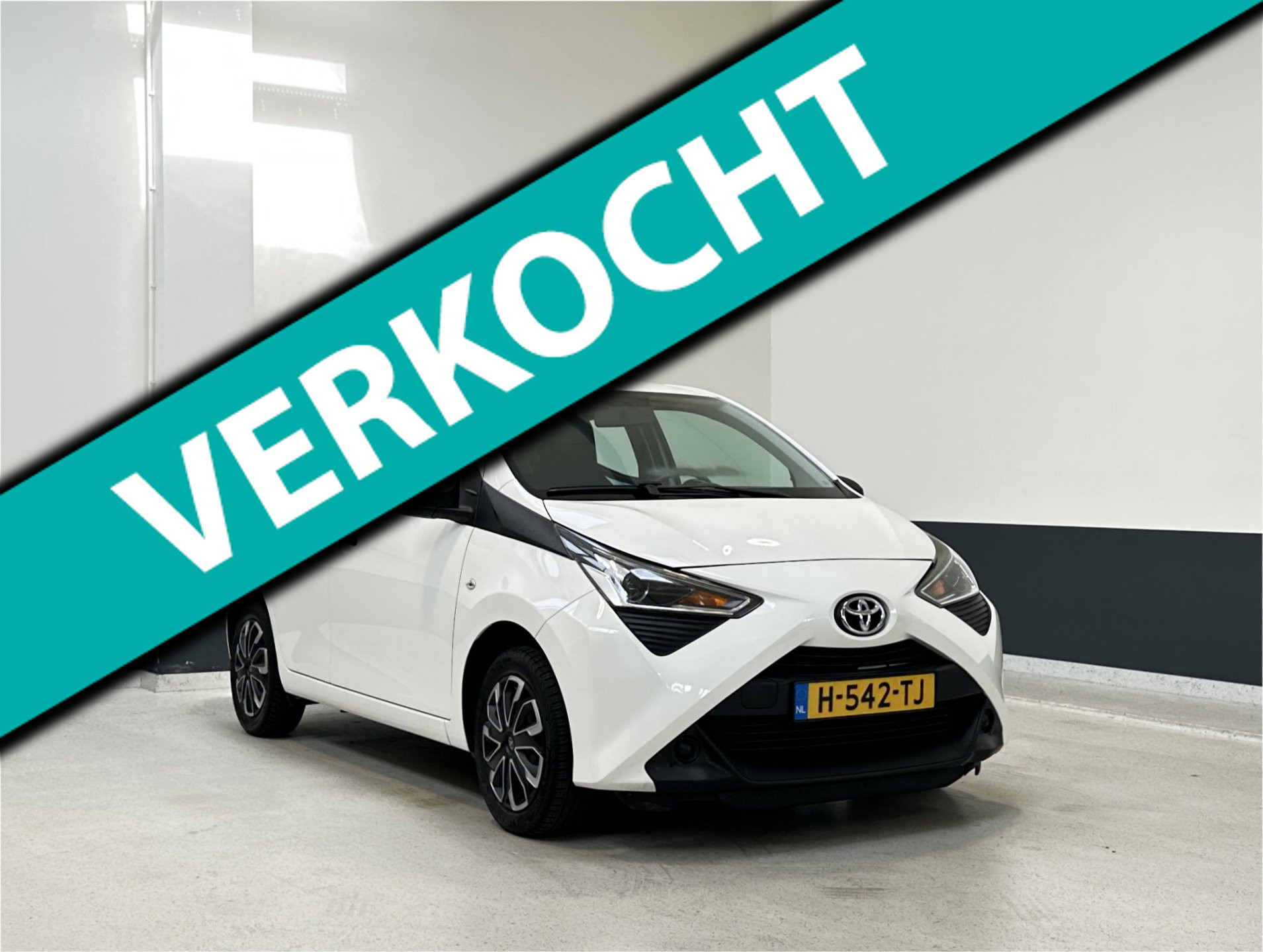 Toyota Toyota Aygo 1.0 VVT-i x-fun| NL| 1 Eig | Airco| C.V | Bluetooth | 2020 - voorkant