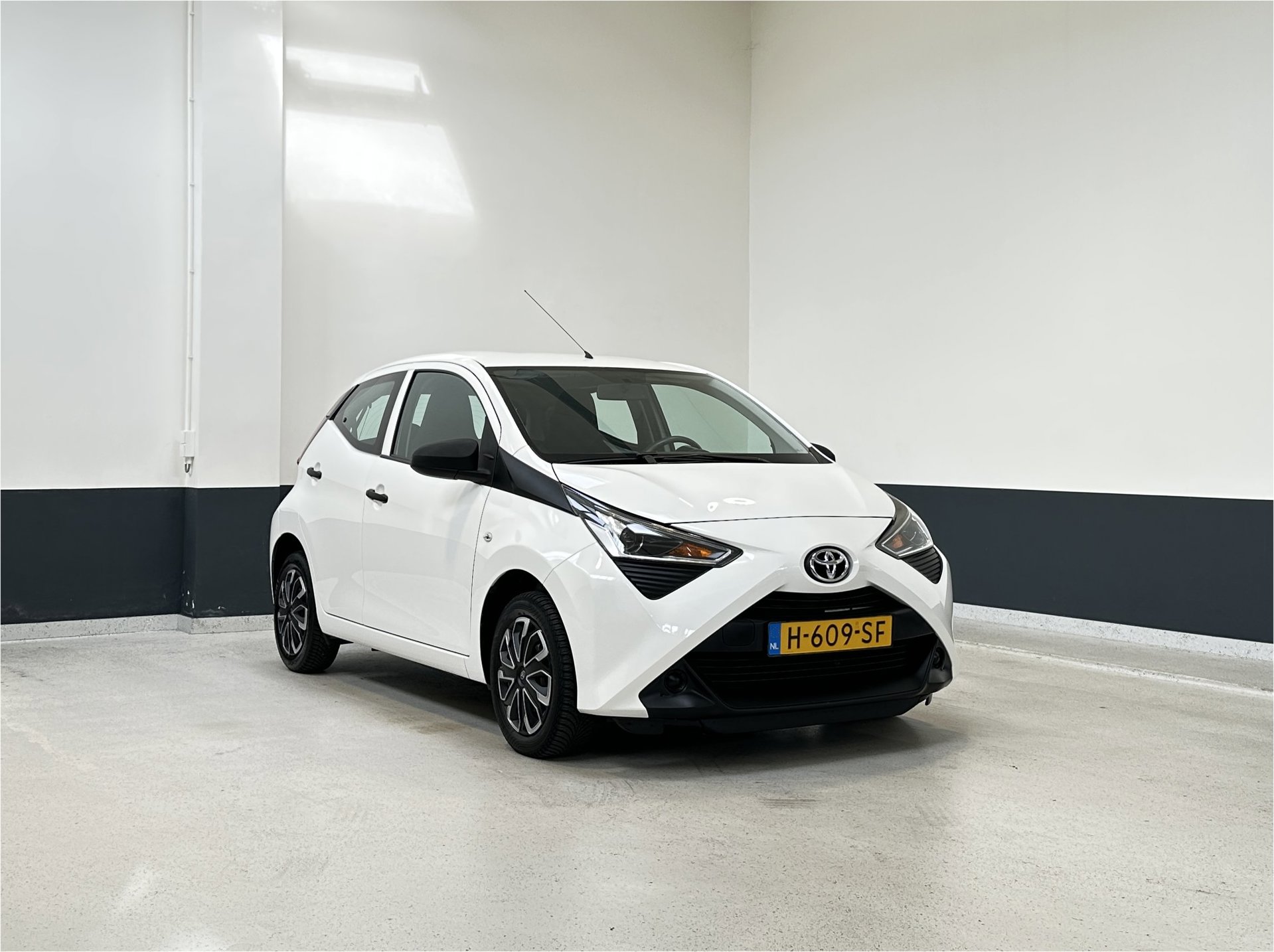 Toyota Toyota Aygo 1.0 VVT-i x-fun| NL| 1 Eig | Airco| C.V | Bluetooth | 2020 - voorkant