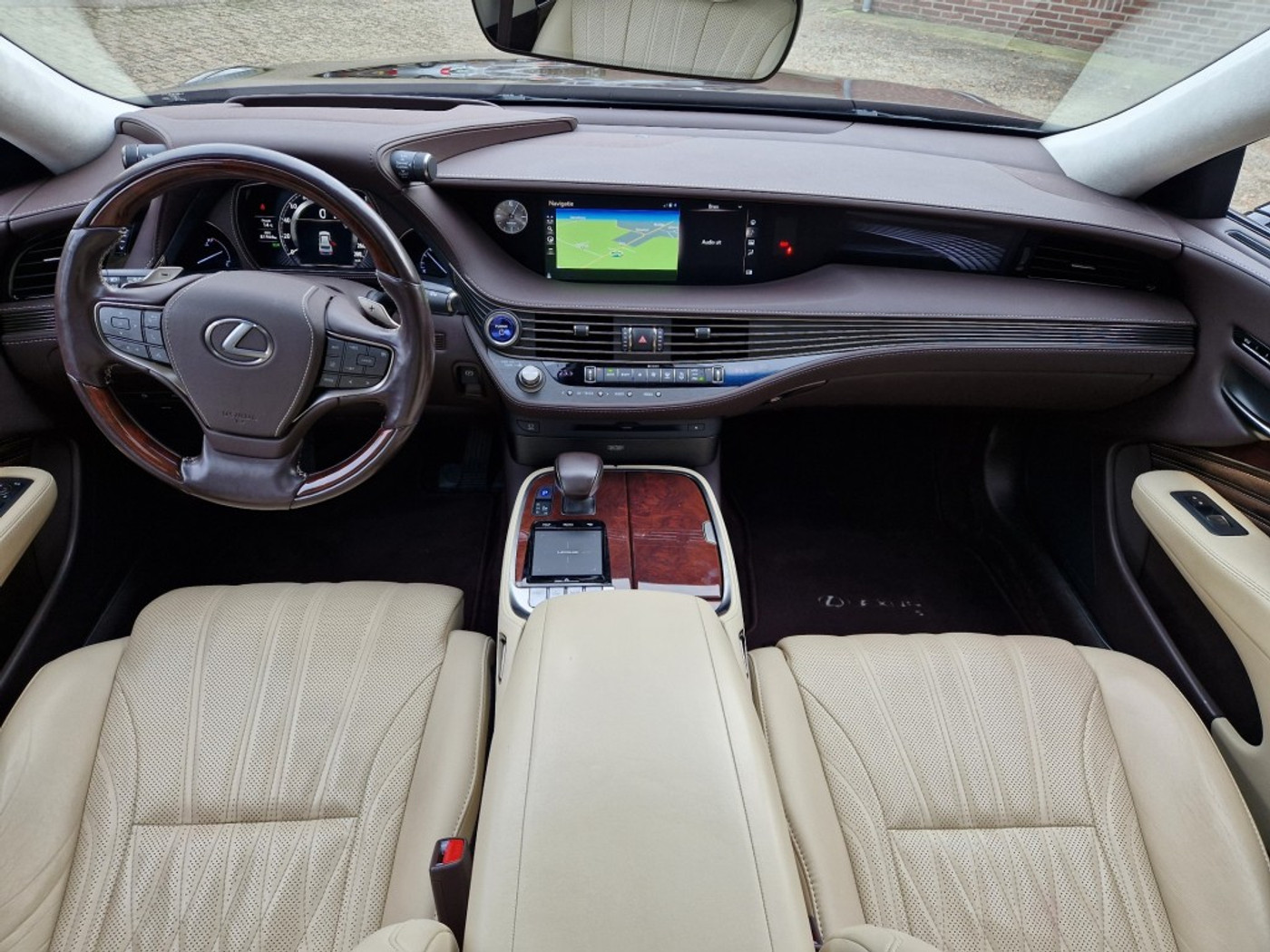 Foto van Lexus LS