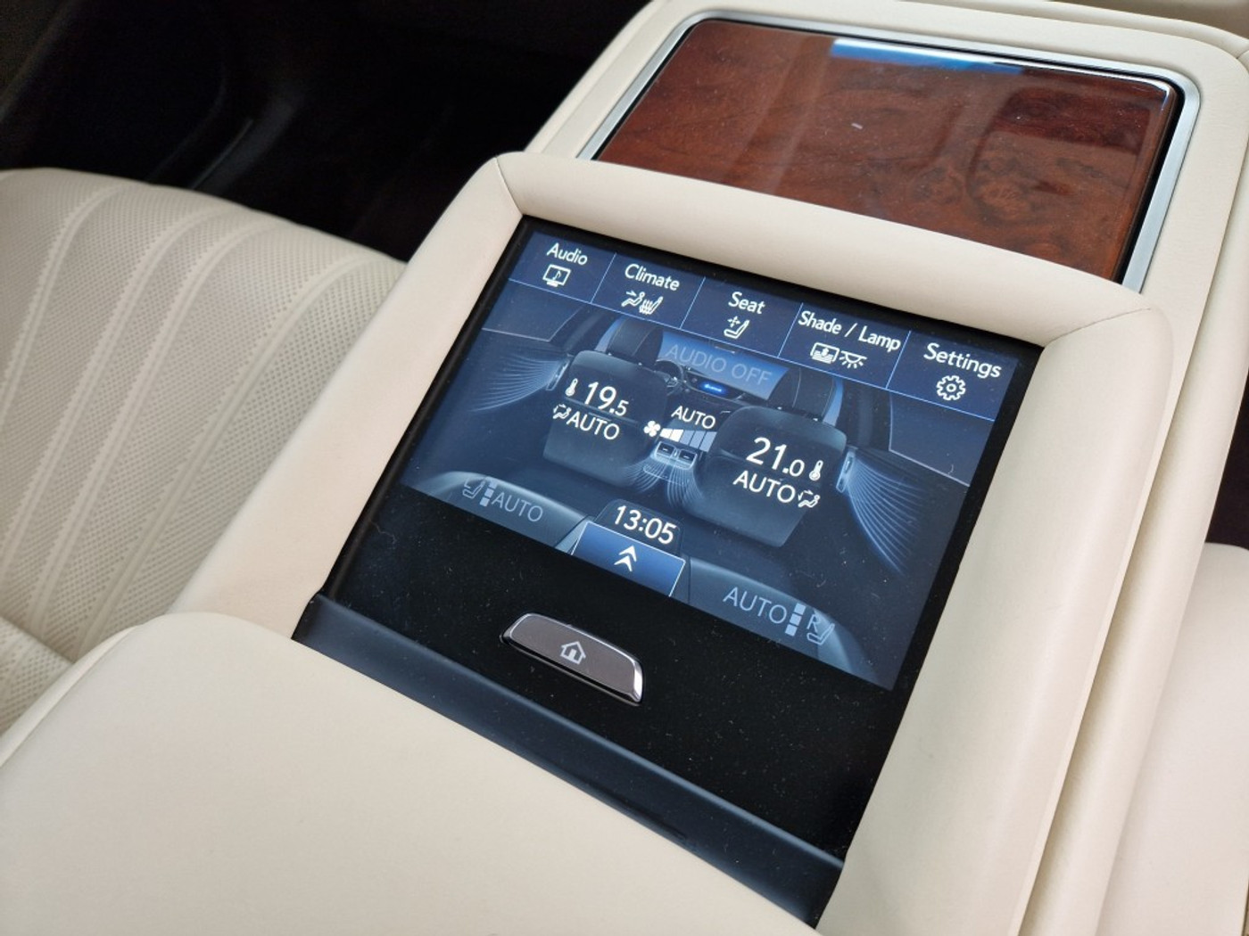 Foto van Lexus LS