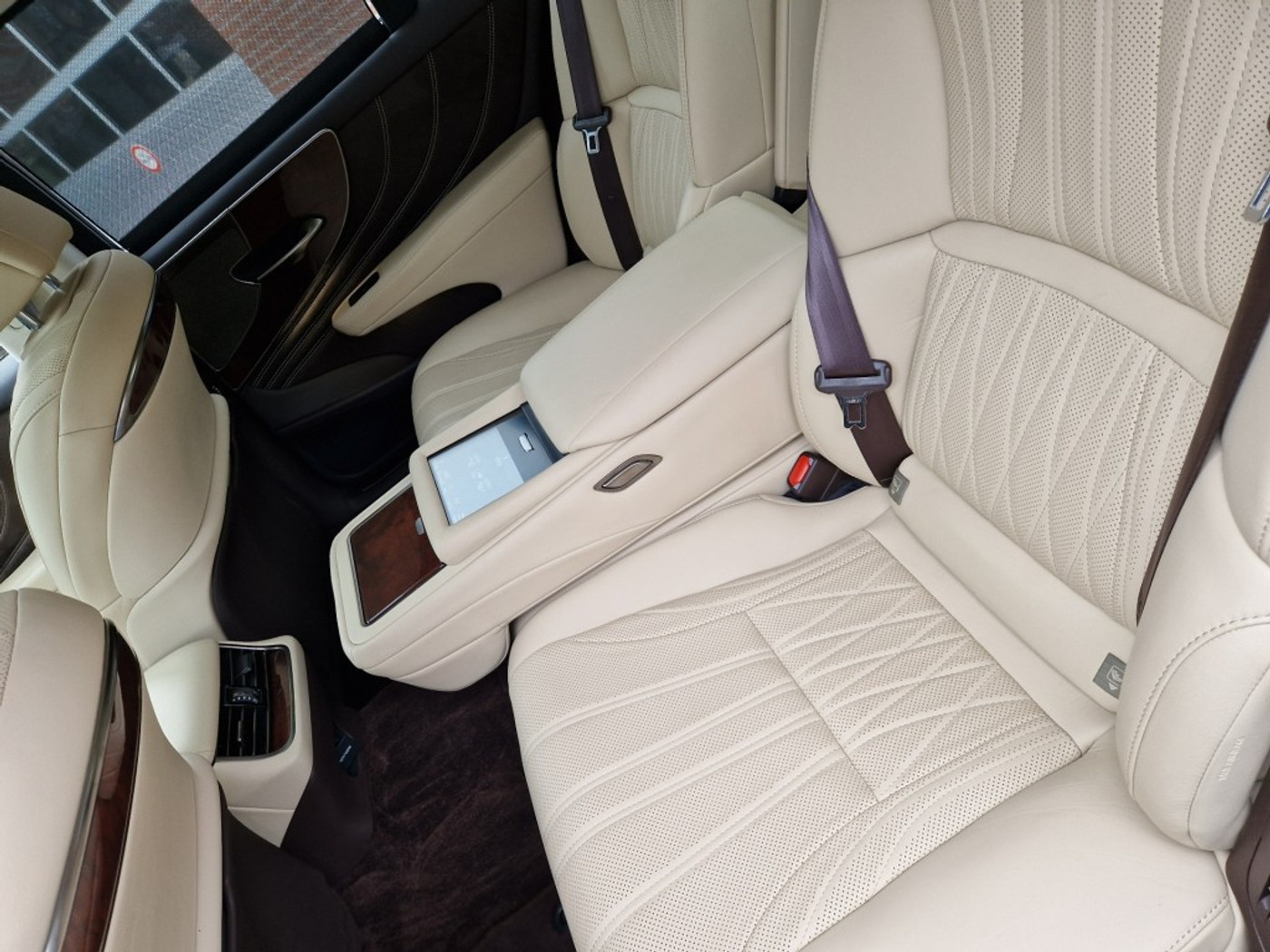 Foto van Lexus LS