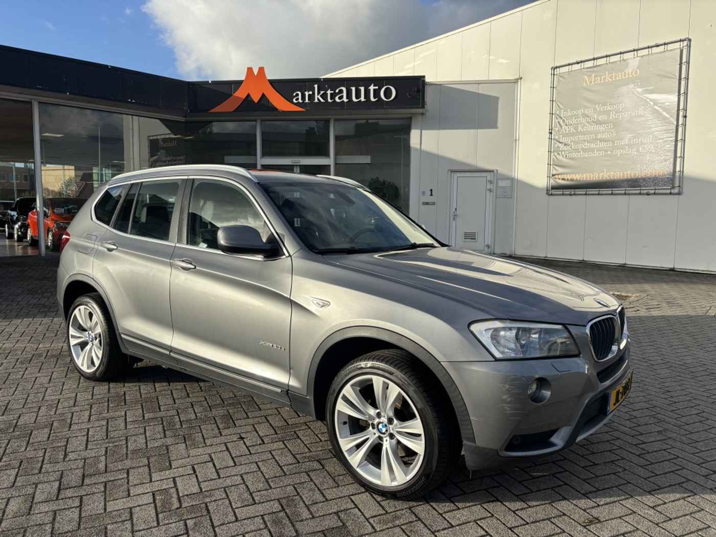 BMW X3 Xdrive20d xDrive20d Executive Motor loopt onregelmatig 2011 - voorkant