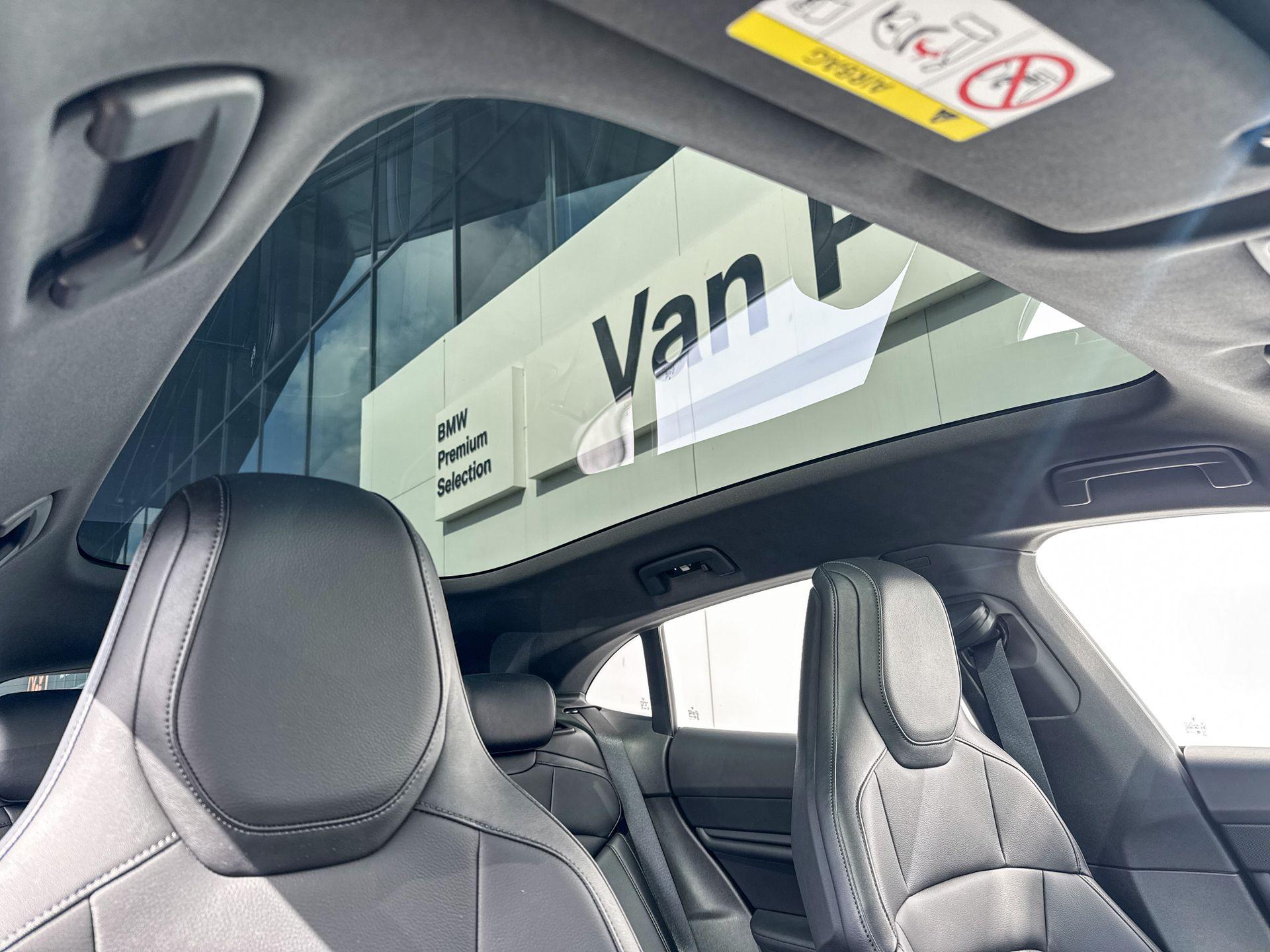 Foto van Porsche Taycan 4