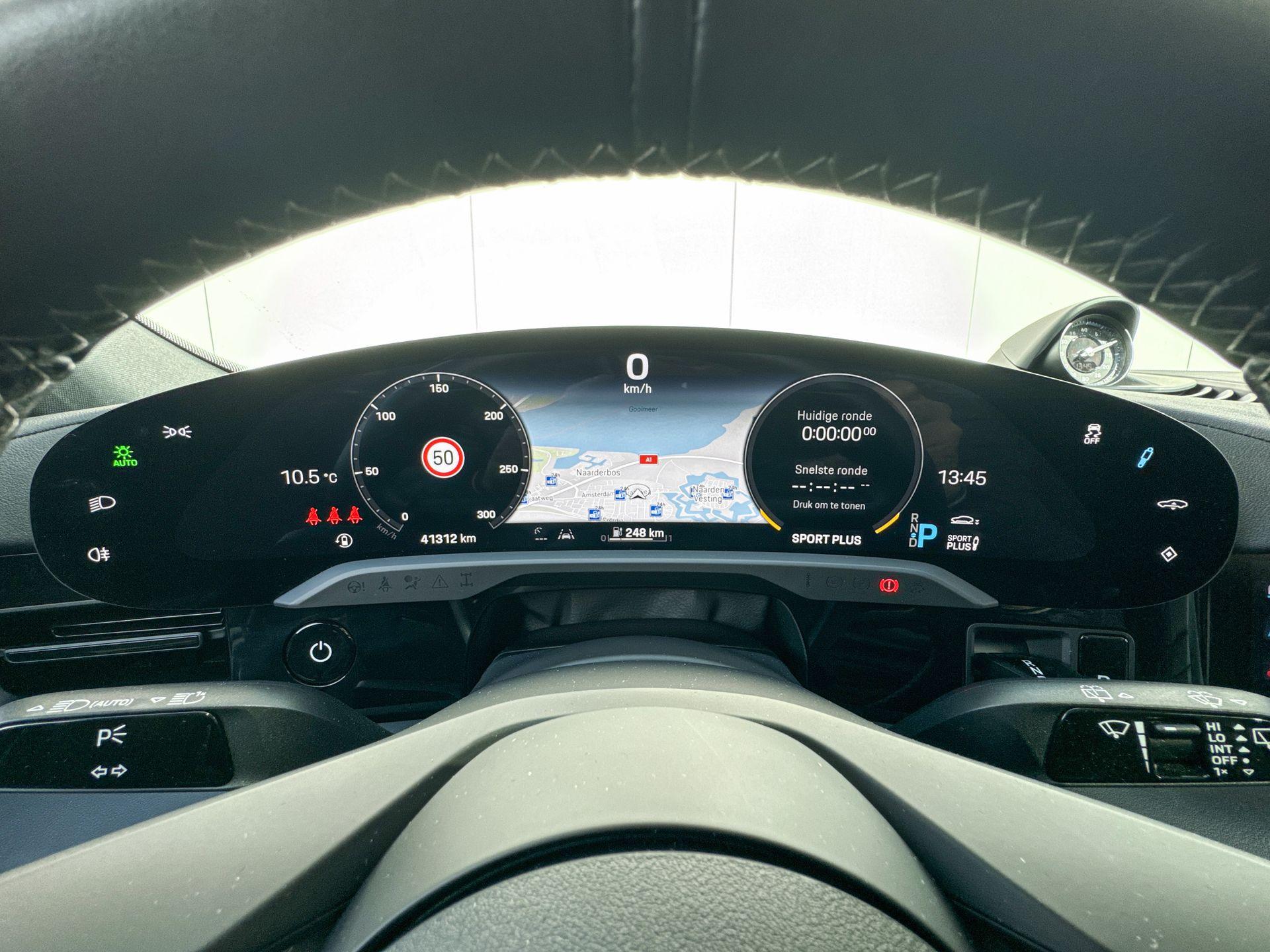 Foto van Porsche Taycan 4