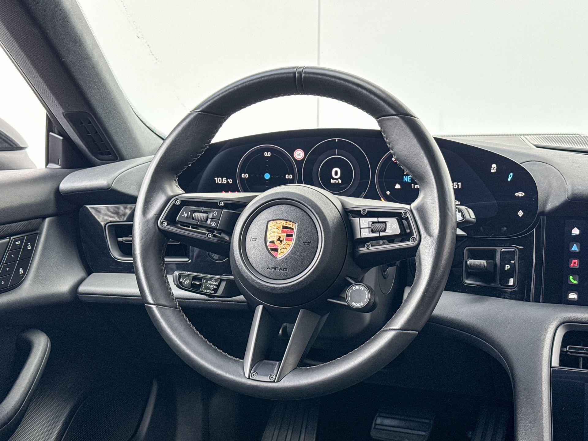 Foto van Porsche Taycan 4