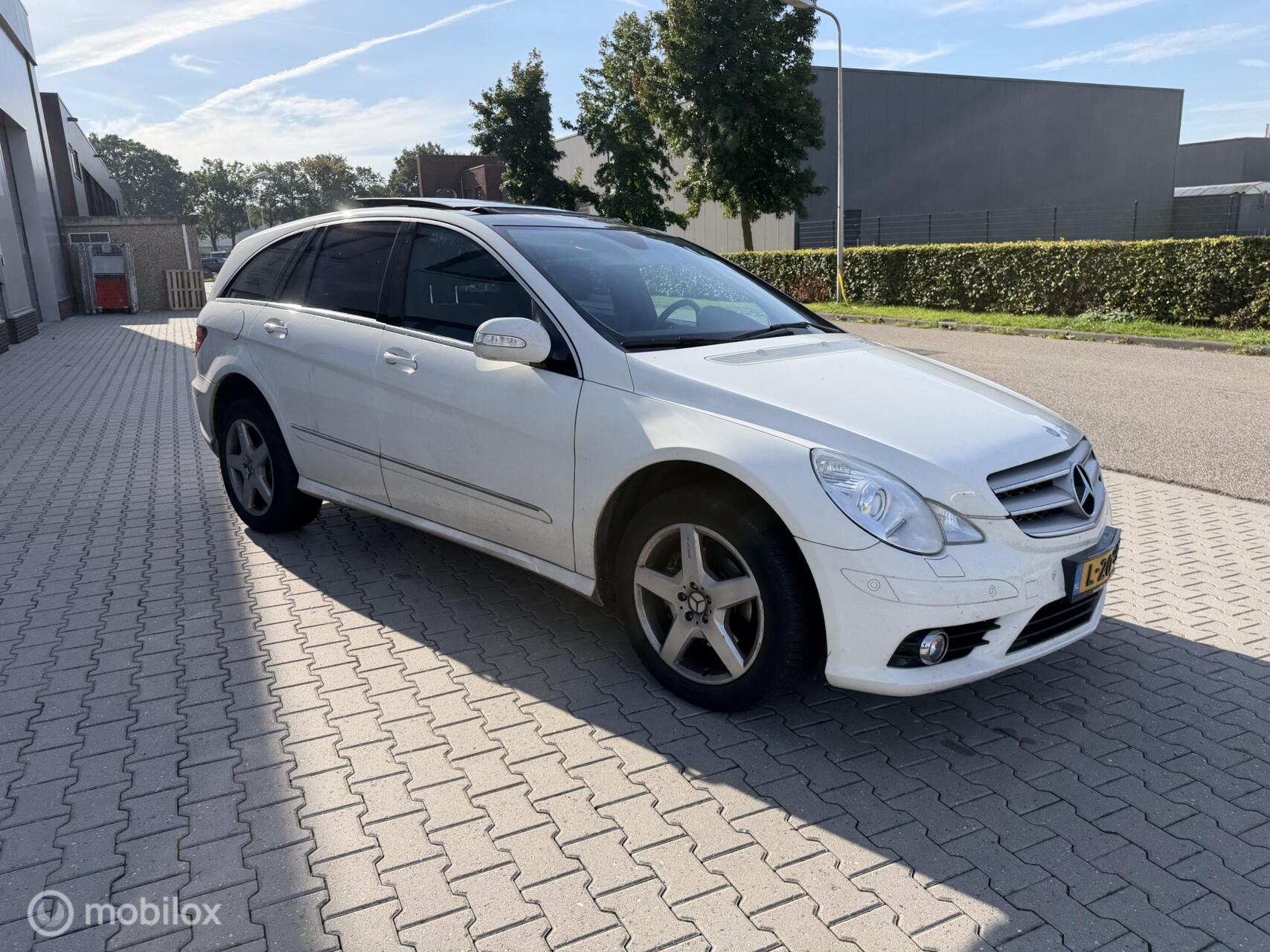 Foto van Mercedes-Benz R 500 4Matic