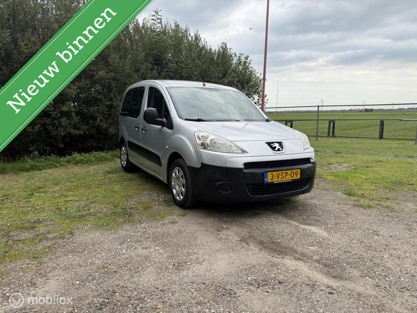 Peugeot Partner 122 1.6 HDI L1 XT Profit + Nieuw APK 2012 - voorkant