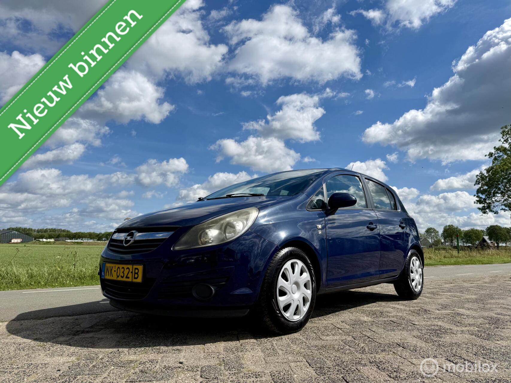 Opel Corsa 1.0-12V '111' Edition, BJ 2010, Airco, Nw Model 2010 - voorkant