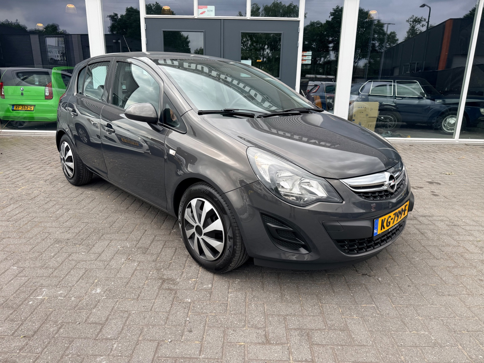 Opel Corsa 1.2-16V Berlin 2014 - voorkant