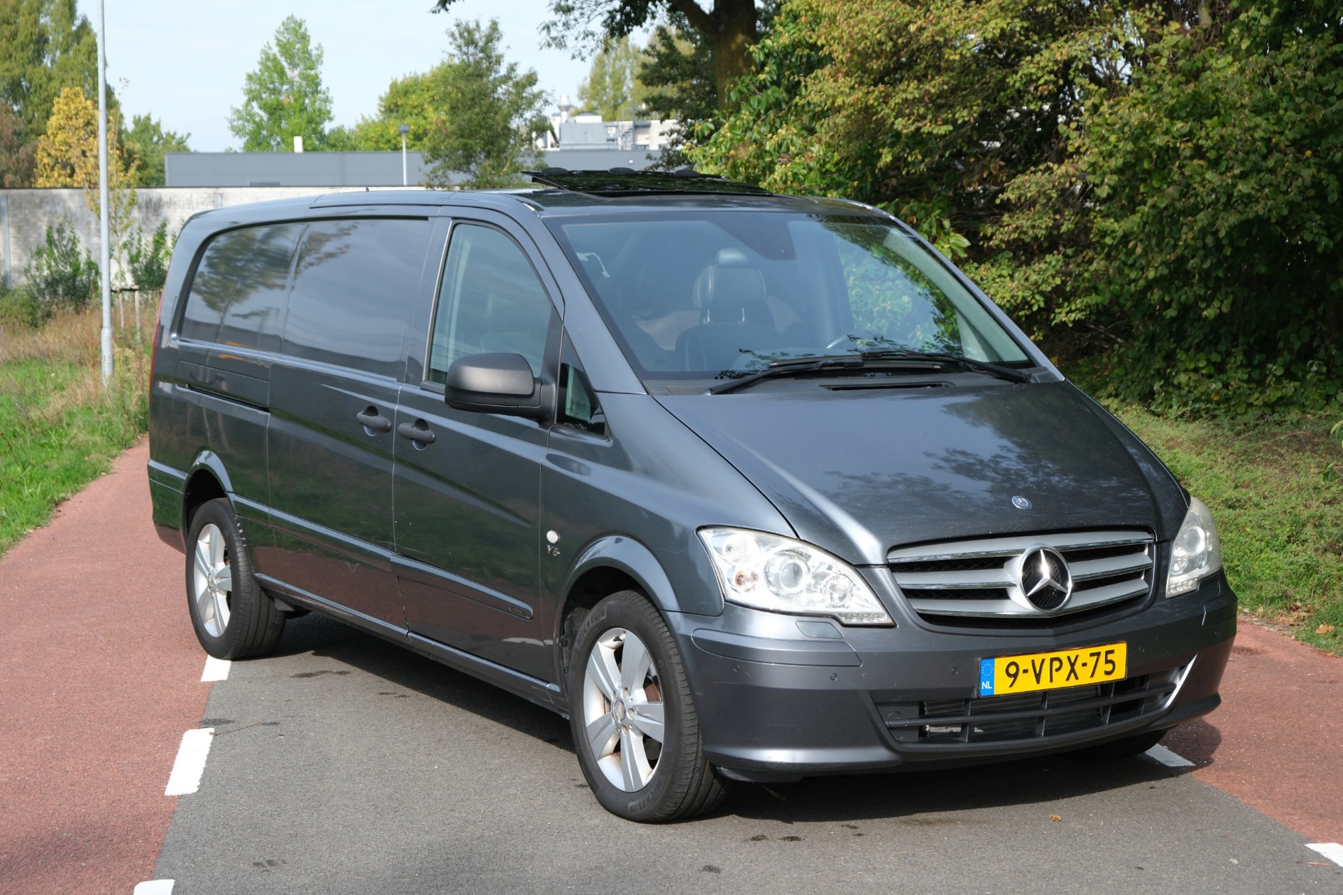 Mercedes-Benz Vito 122 CDI 343 DC Comfort*Schuifdak*V6*Export* 2011 - voorkant