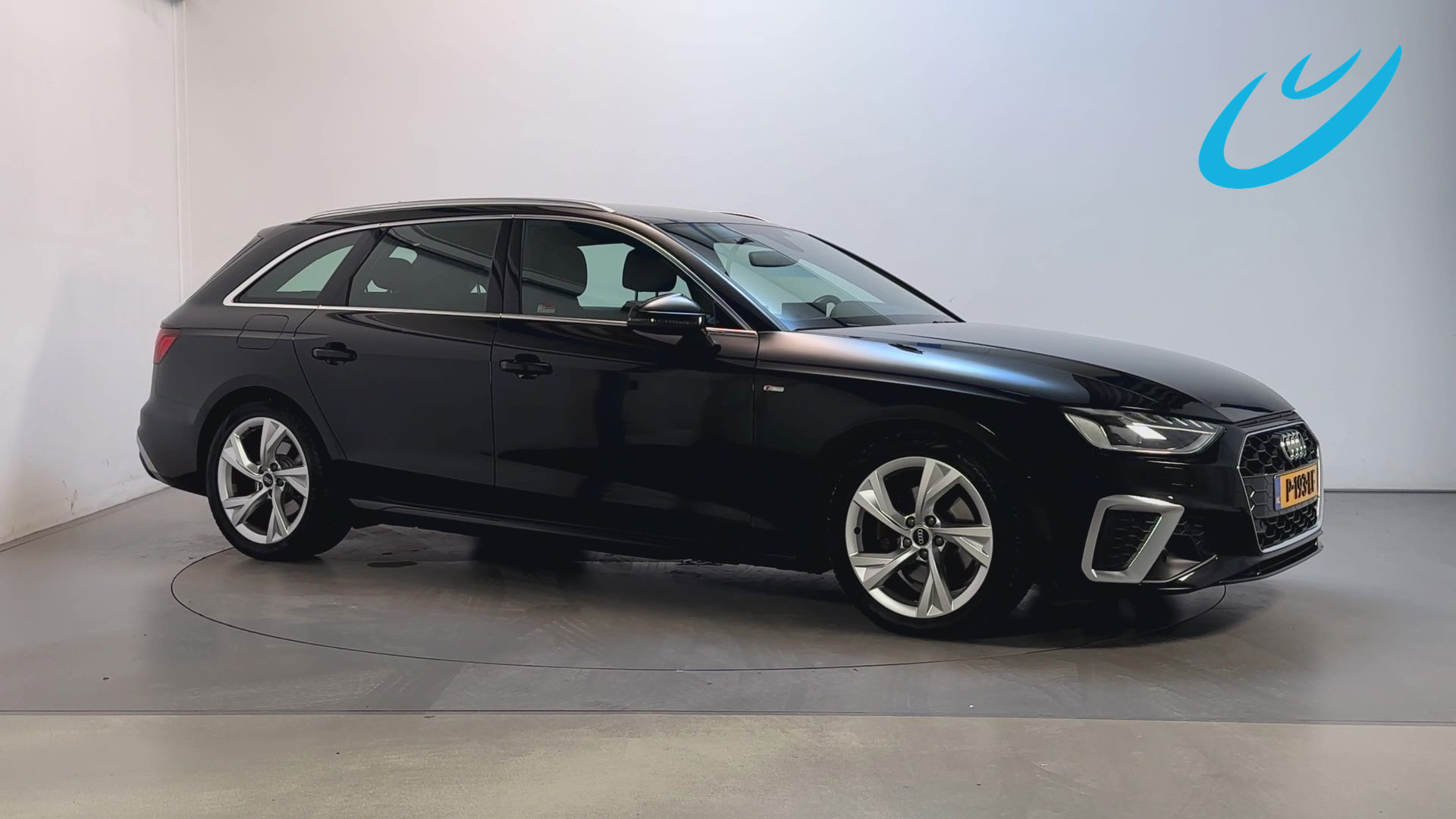 Audi A4 Avant 35 TFSI S Edition Competition LED Stoelverwarming Camera DAB+ Navigatie 2021 - voorkant