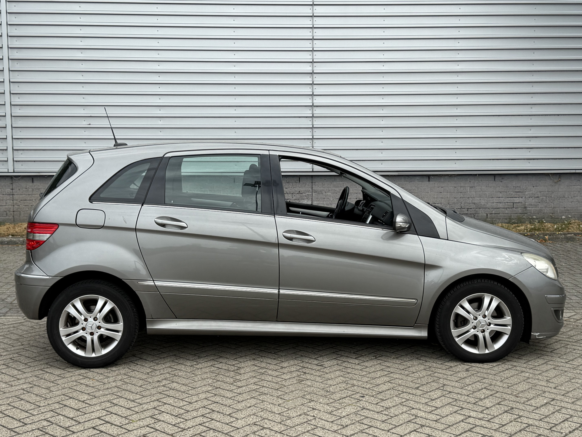 Foto van Mercedes-Benz B 200