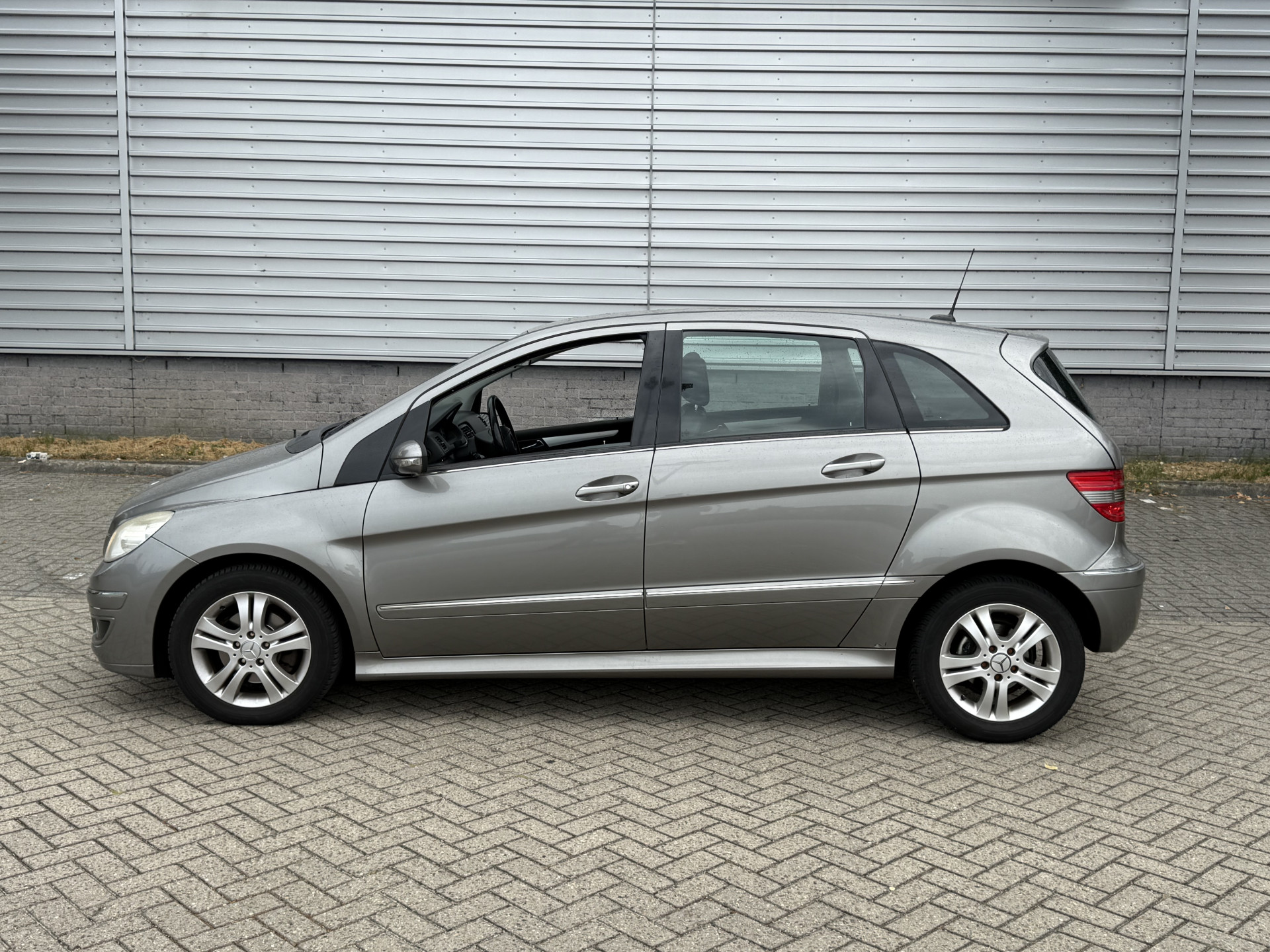 Foto van Mercedes-Benz B 200