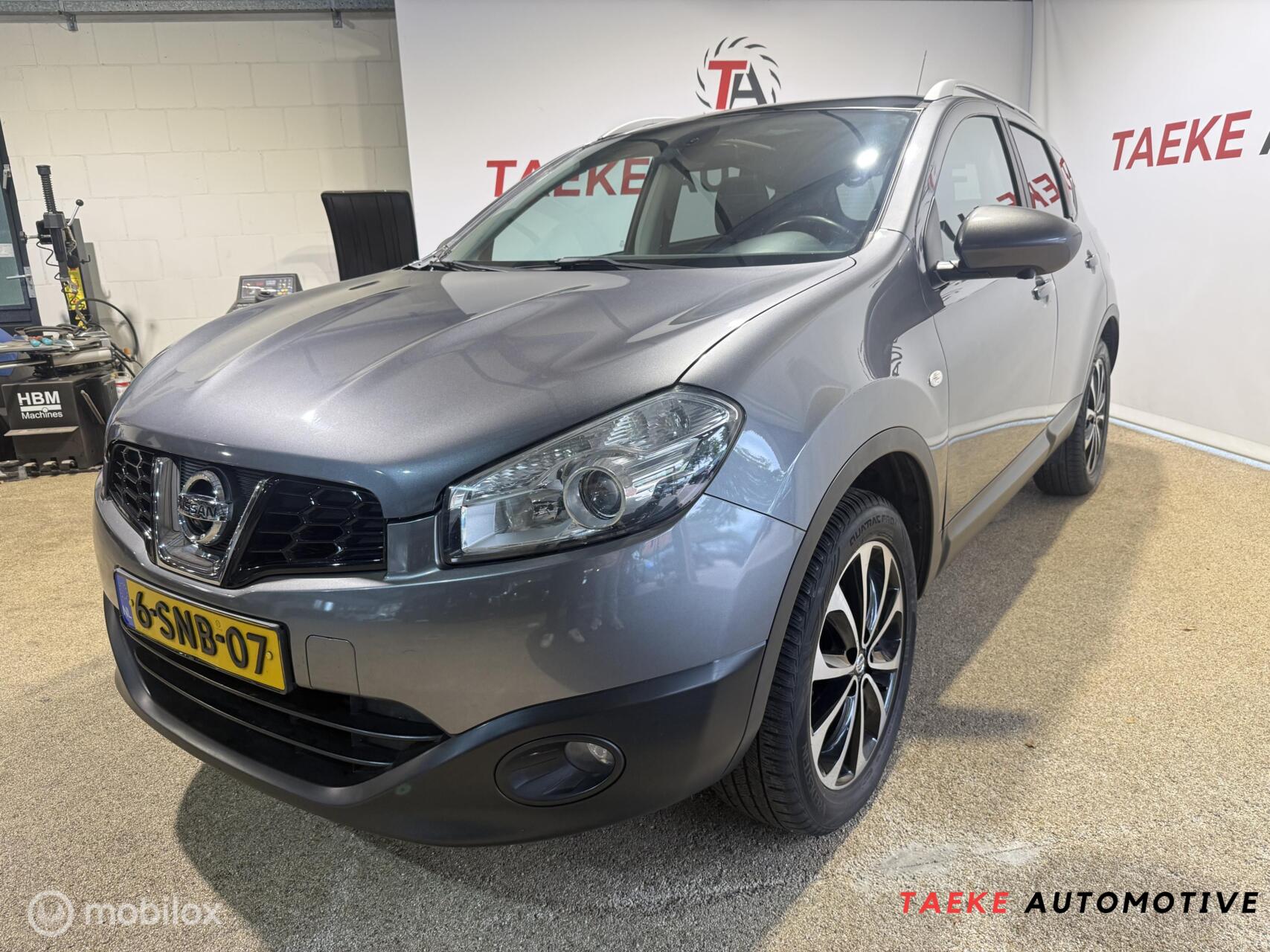 Nissan Nissan Qashqai 1.6 360 CLIMA/CRUIS/360CAM/TREKHAAK/APK/NAP 2013 - voorkant