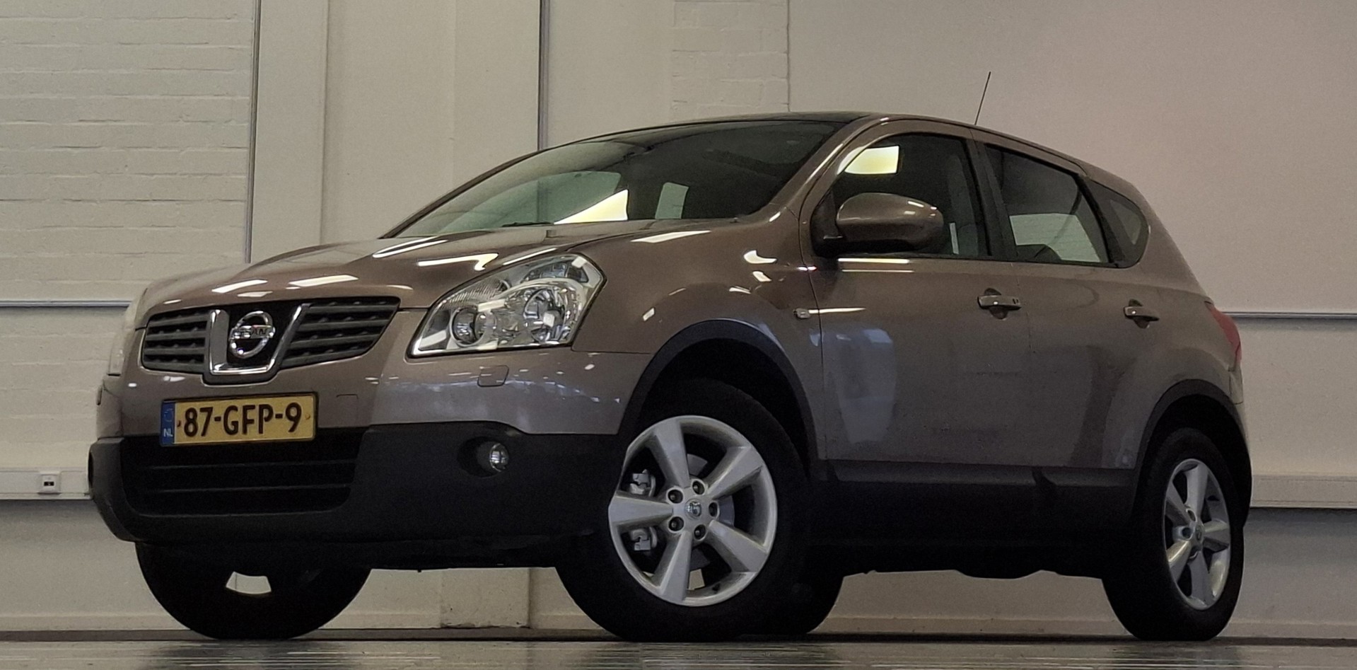 Nissan Nissan Qashqai 2.0 Tekna Premium 4WD A/T  Leder Trekhaak Panoramadak 2008 - voorkant