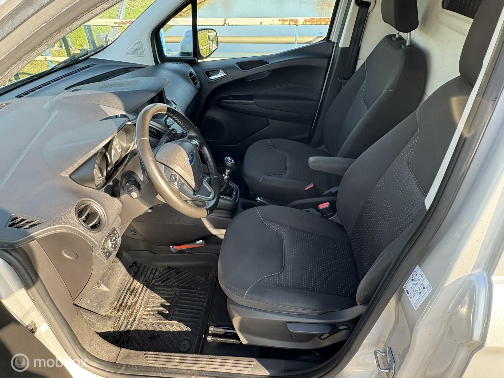 Foto van Ford Transit Courier