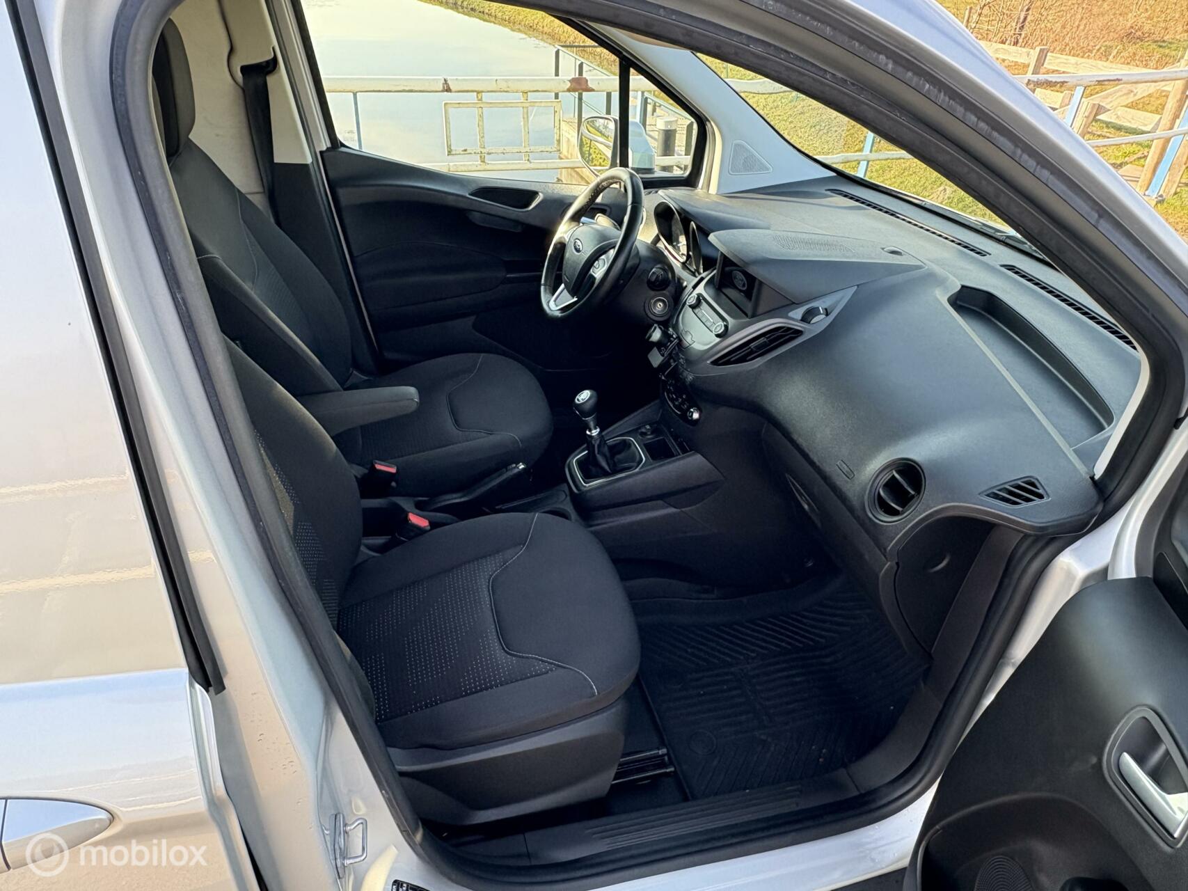 Foto van Ford Transit Courier