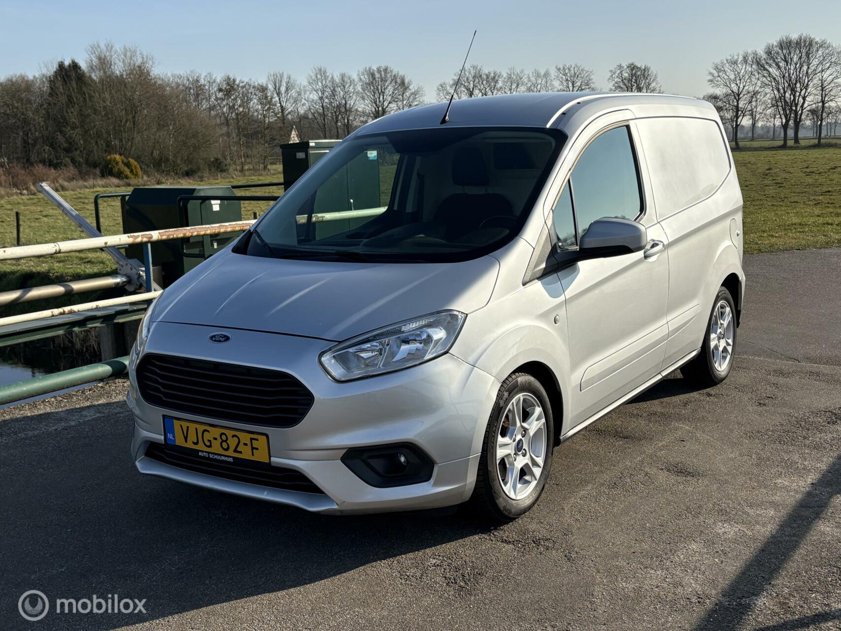 Foto van Ford Transit Courier