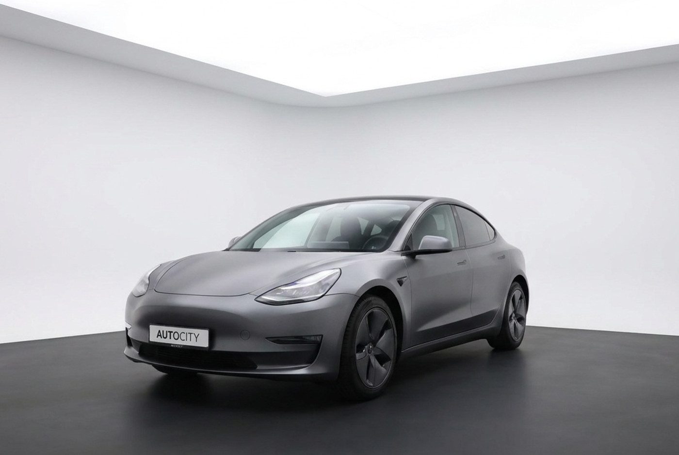 Tesla Model 3 Standard Range Plus RWD 60kWh Performance Look | Head up display | Autopilot | Panorama | Leder 2019 - voorkant