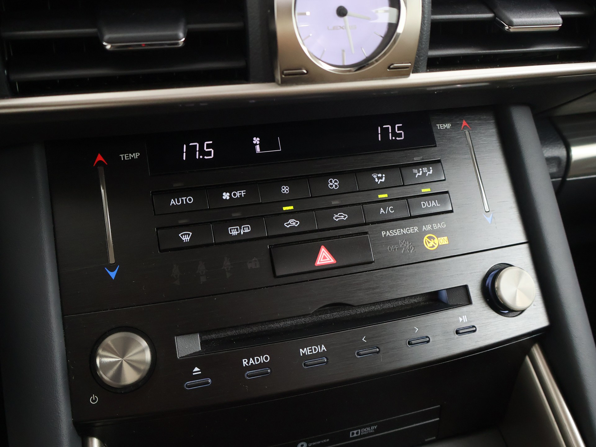 Foto van Lexus Lexus Is300h