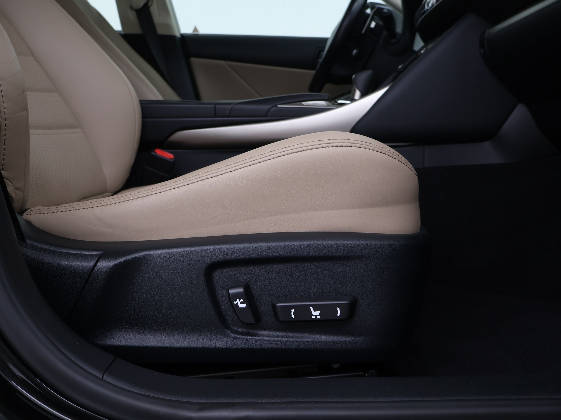 Foto van Lexus Lexus Is300h