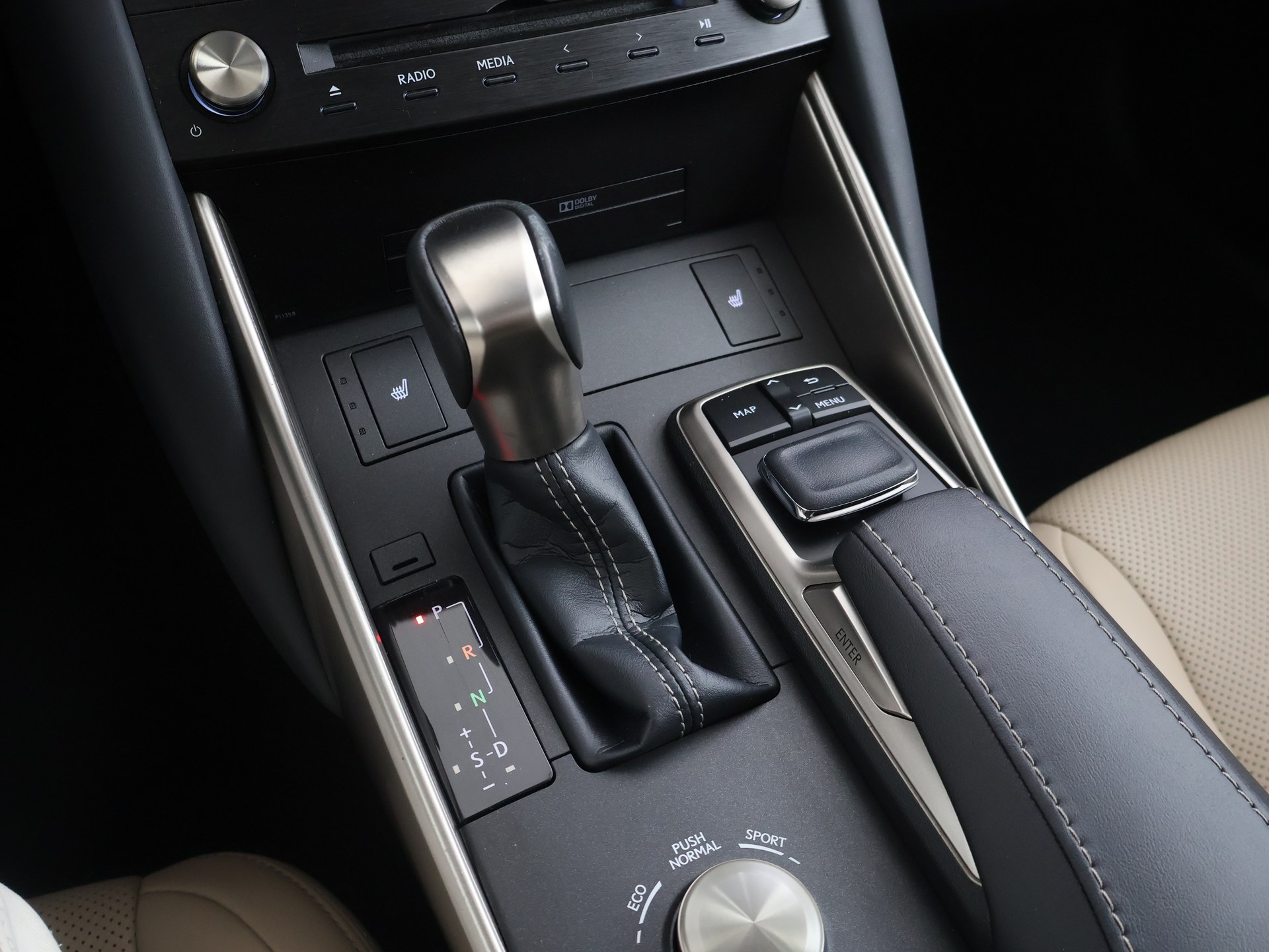 Foto van Lexus Lexus Is300h