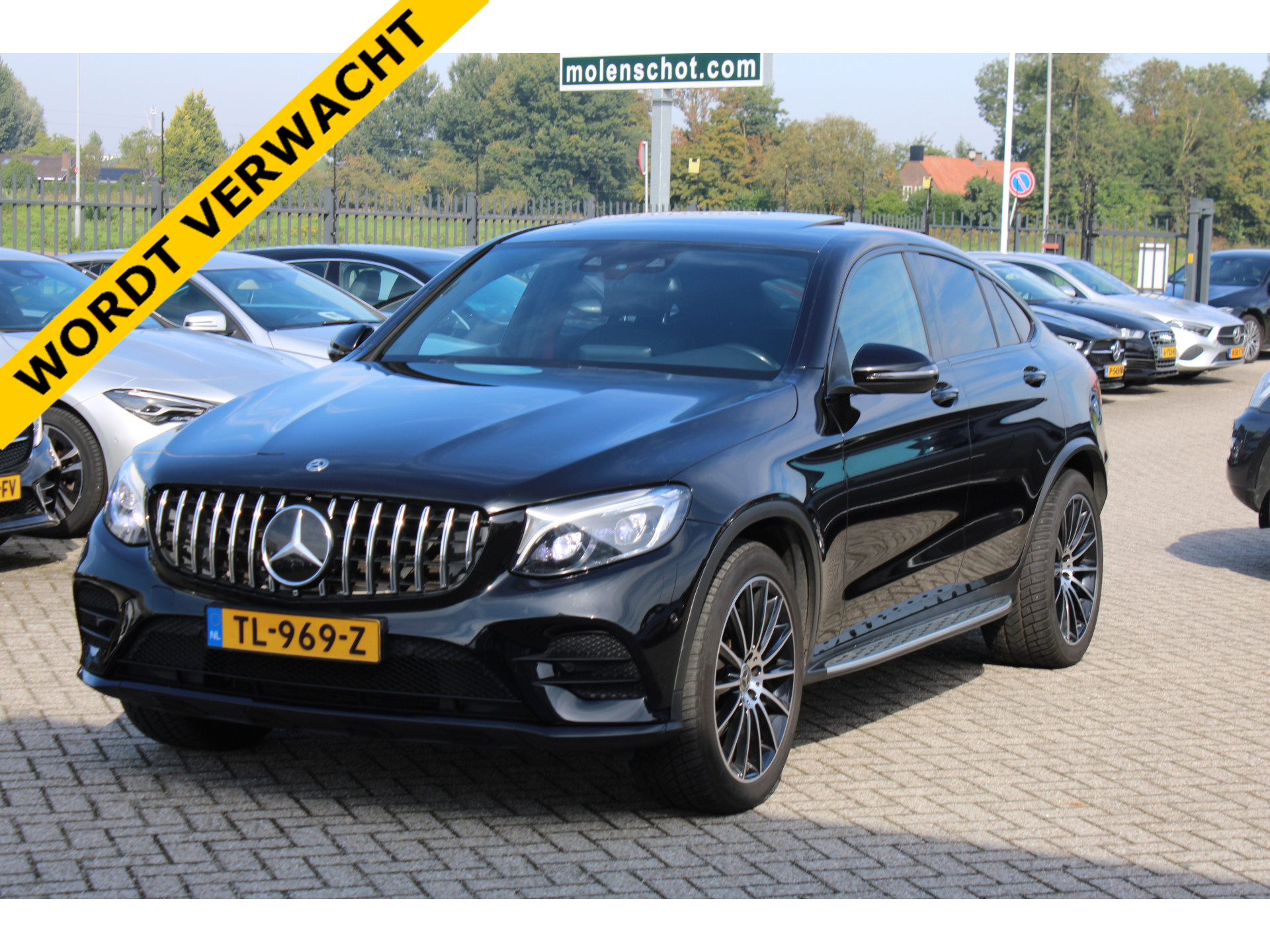 Mercedes-Benz GLC 250 D 4Matic 250 d 4MATIC Edition 1 AMG NIGHT SCHUIFDAK SFEER DISTRONIC COMAND 20'' TREKHAAK 2017 - voorkant