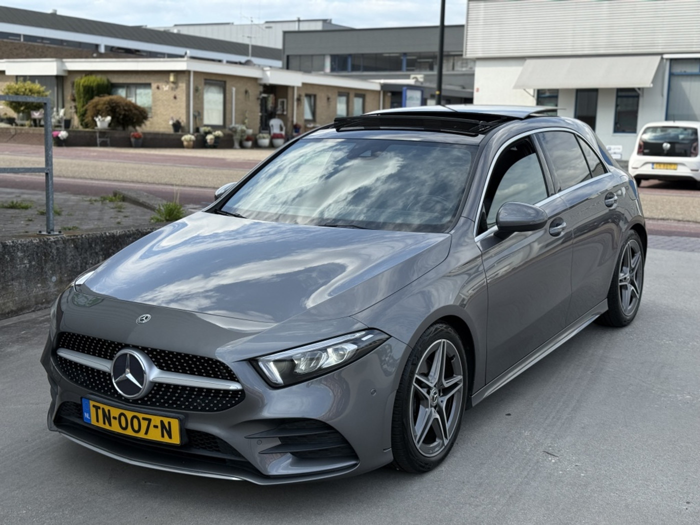 Foto van Mercedes-Benz A 200