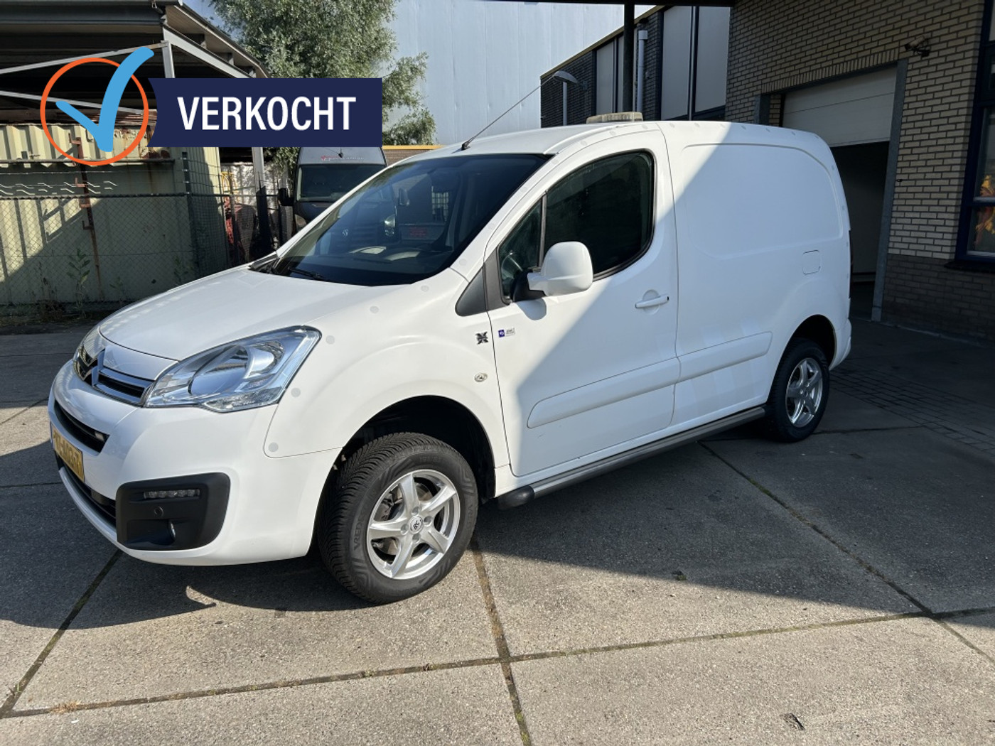 Citroen Berlingo 1.6 BlueHDI DANGEL 4X4 EURO 6 2016 - voorkant