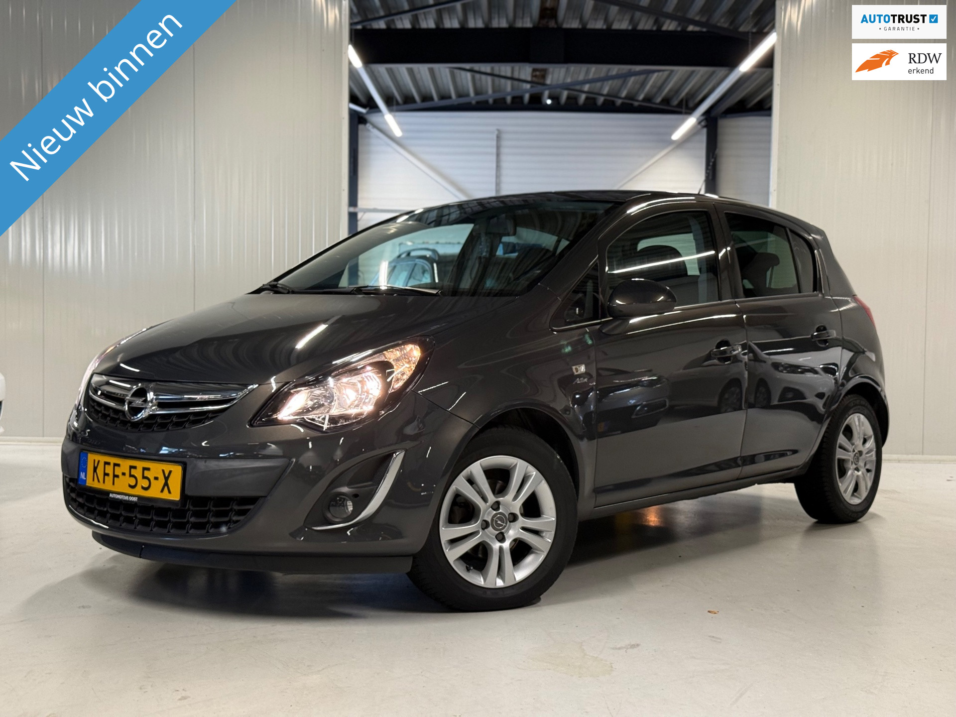 Opel Corsa 1.4-16V 101PK Active Cruise|Stoelverwarming!! 2013 - voorkant