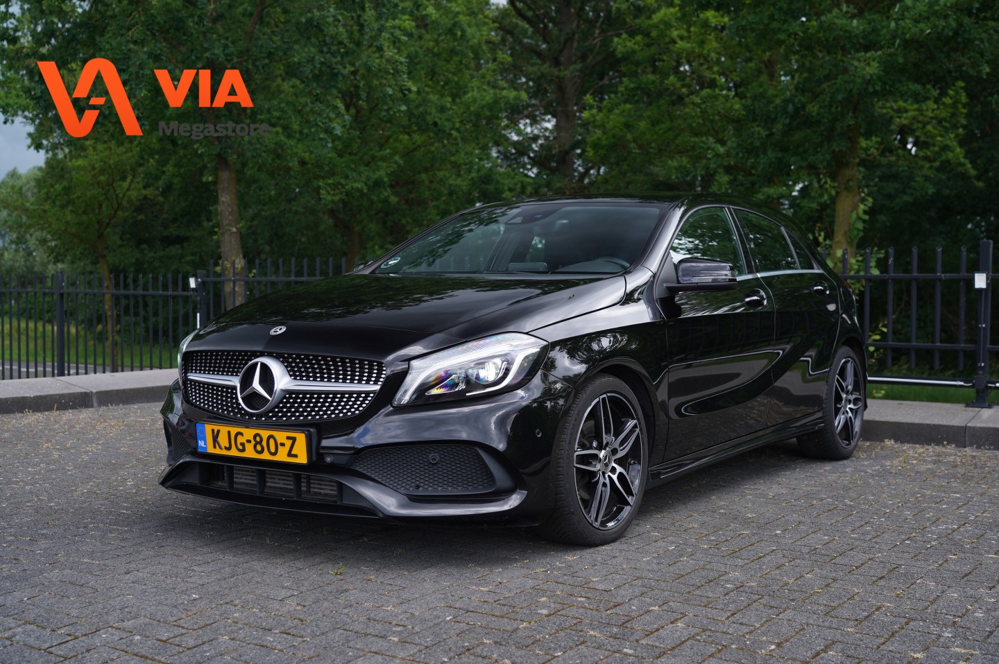 Mercedes-Benz A 200 A200 | AMG | PDC | ECC | LED | Halfleer | Camera | Stoelverw. | Cruise | 2018 - voorkant