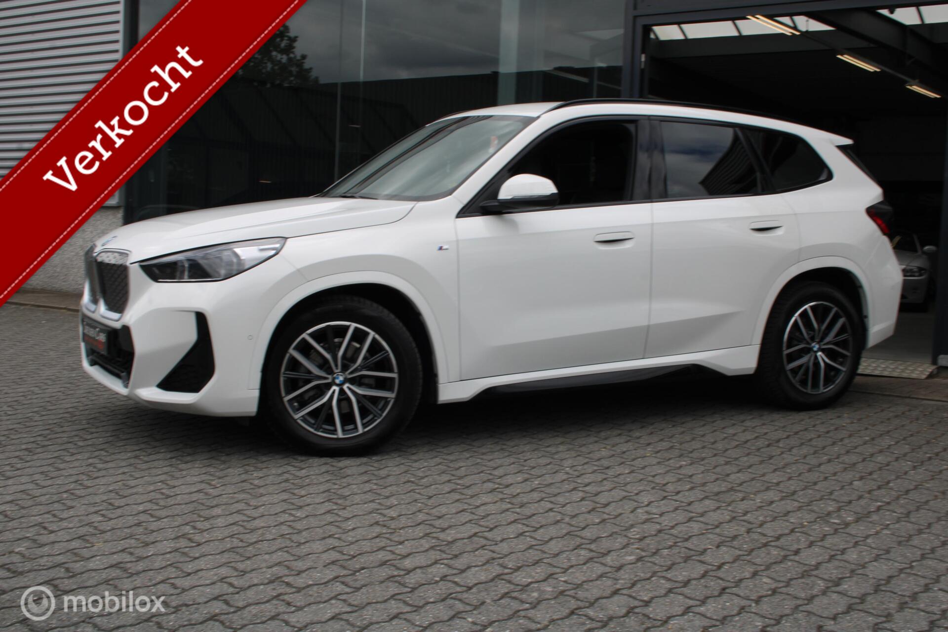 Foto van BMW Ix1