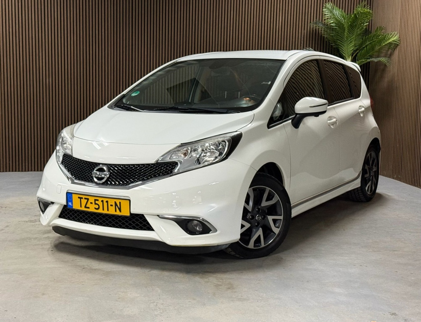 Nissan Nissan Note 1.2 DIG-S Tekna, Nieuw D.Ketting 2014 - voorkant