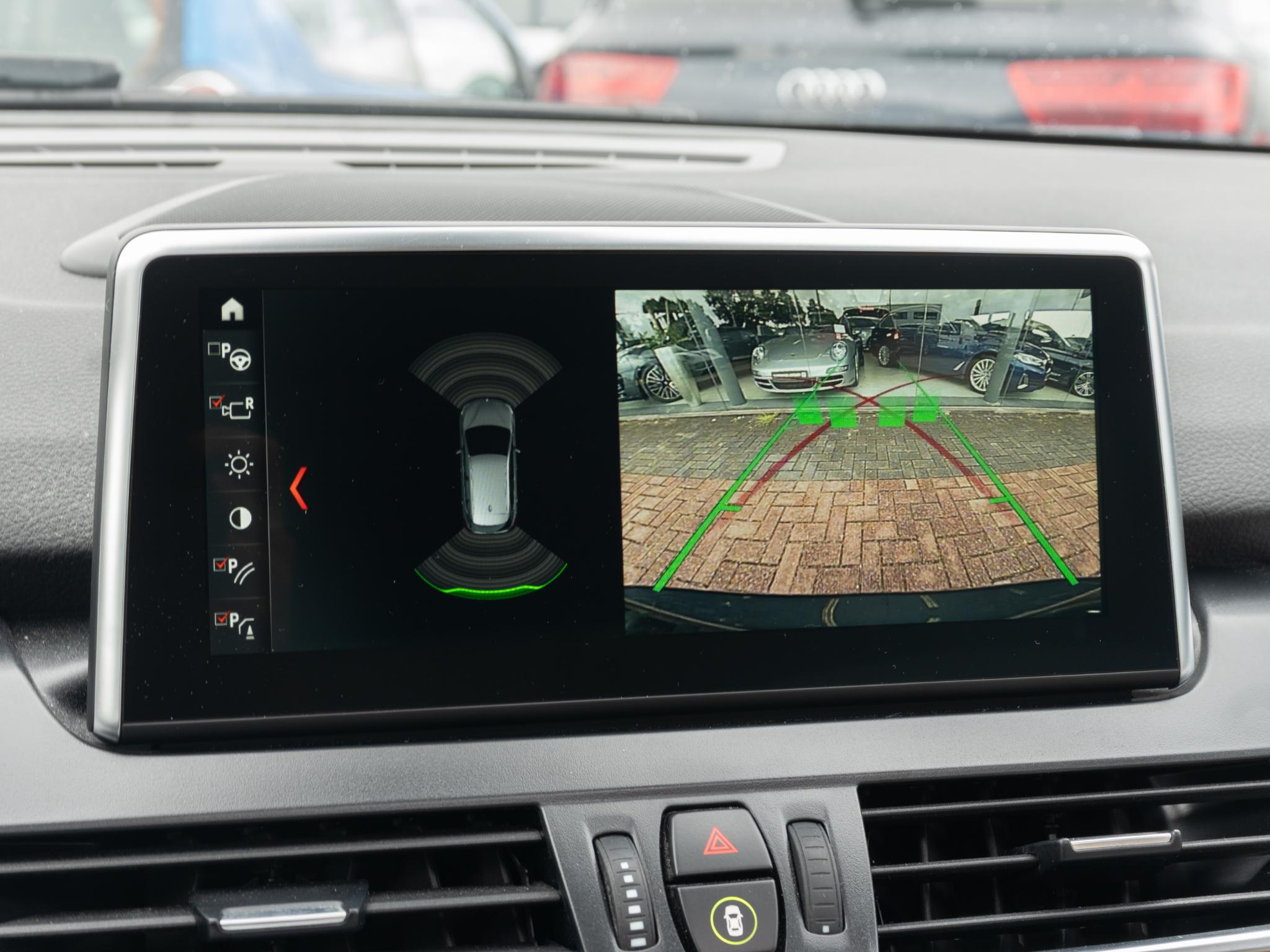 Foto van BMW 220i Active Tourer