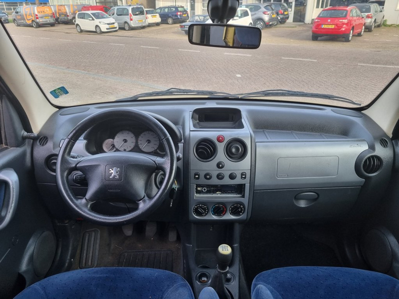 Foto van Peugeot Partner