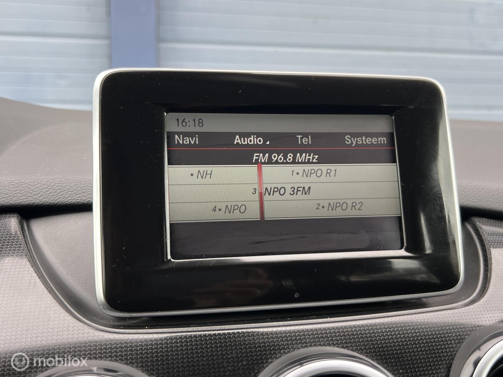 Foto van Mercedes-Benz B 180