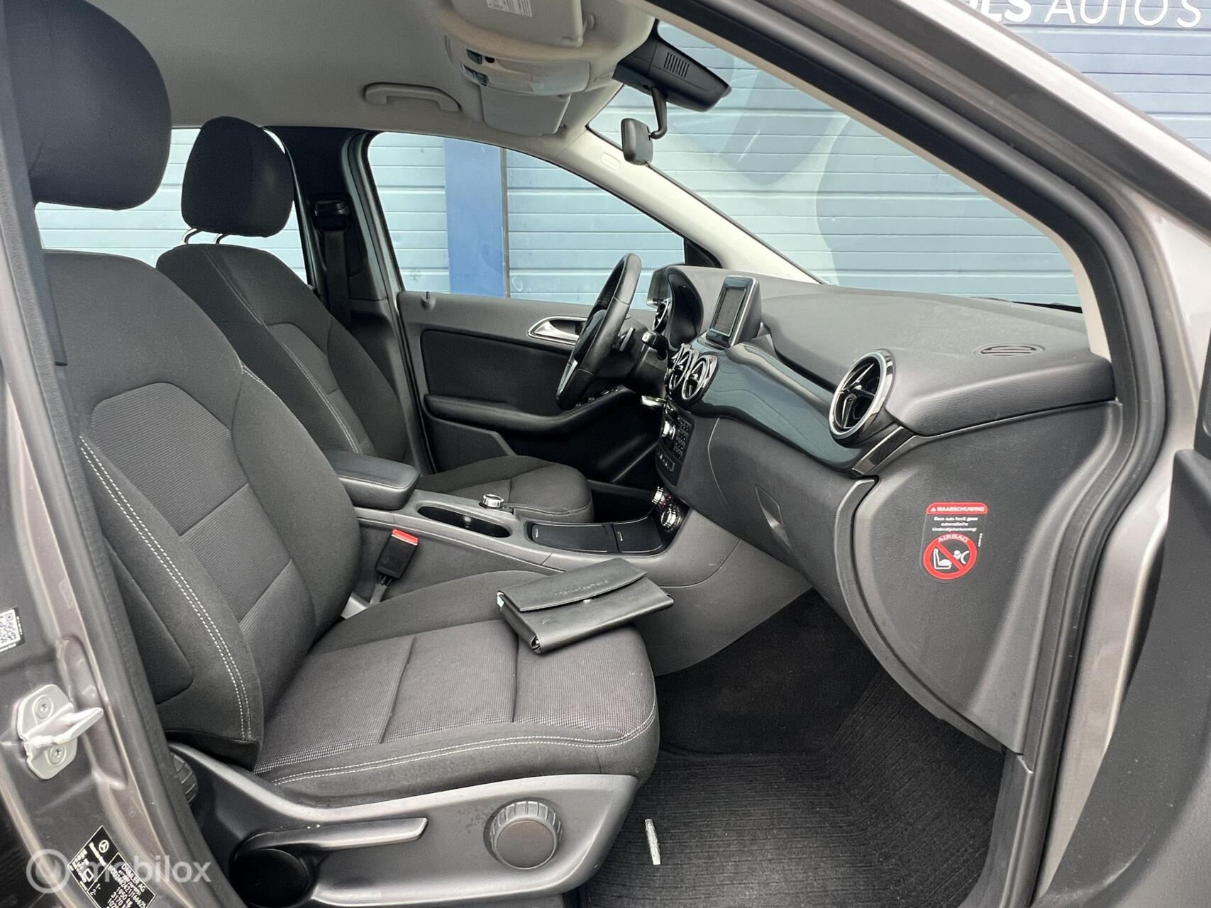 Foto van Mercedes-Benz B 180