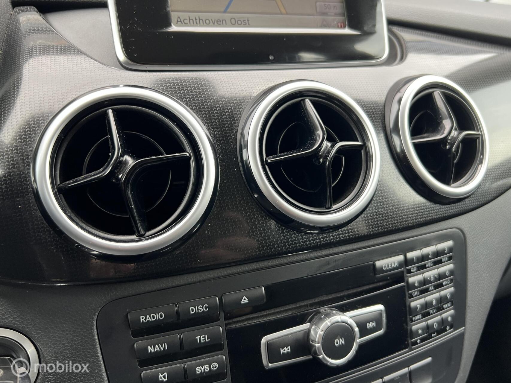 Foto van Mercedes-Benz B 180