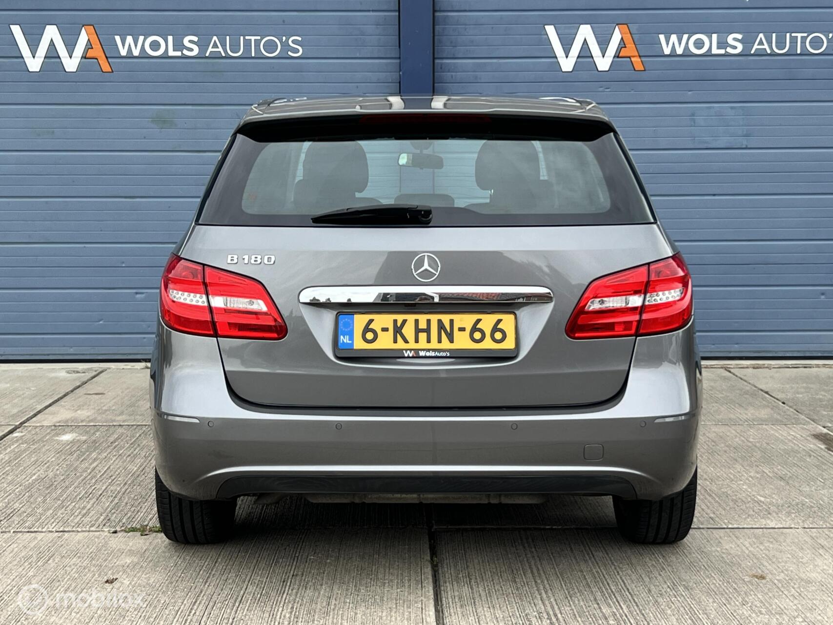 Foto van Mercedes-Benz B 180