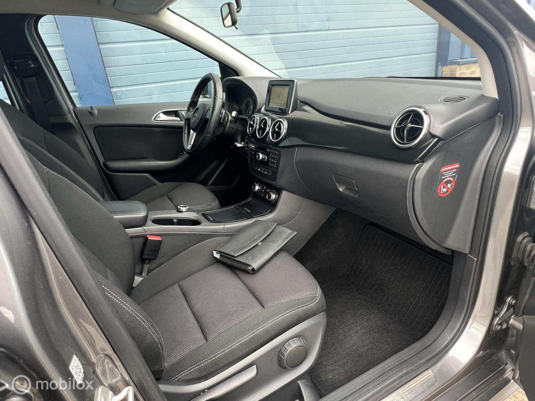 Foto van Mercedes-Benz B 180